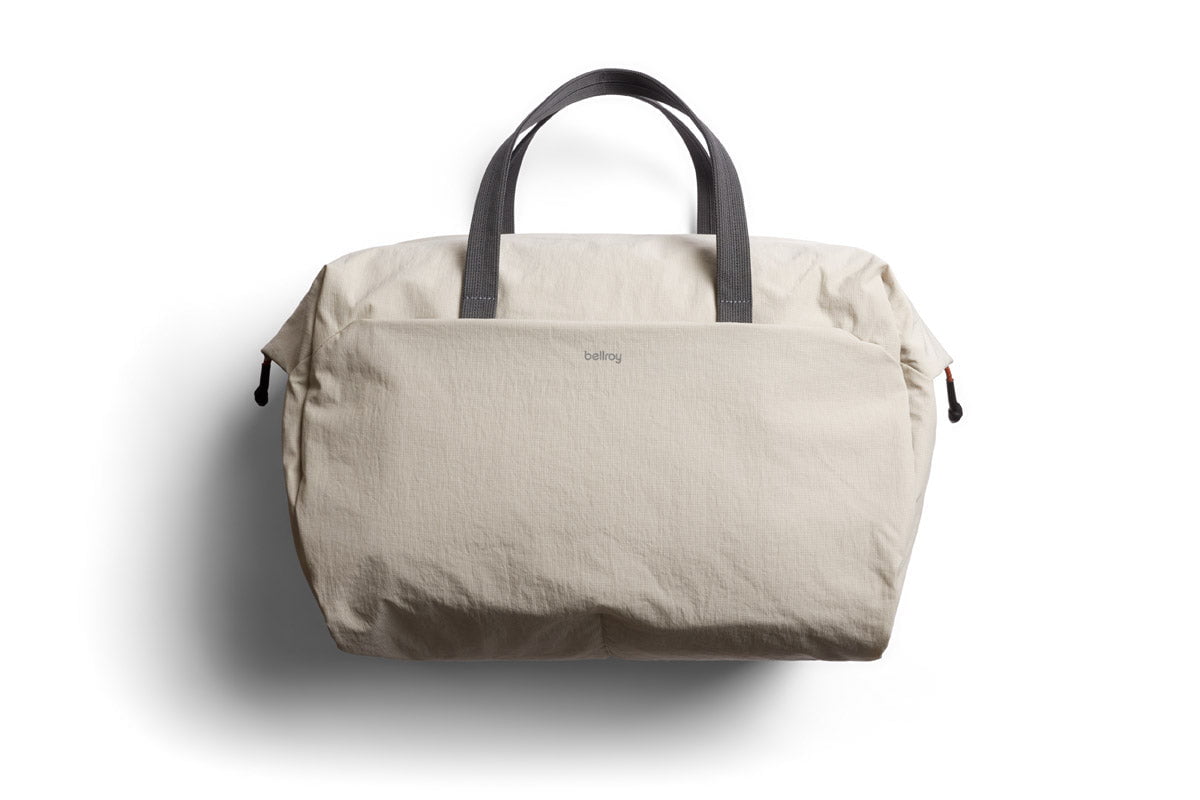 Bellroy Lite Duffel Bag - Lightweight Water-Resistant Travel Duffel for Gym, Weekend Trips & Outdoor Adventures | Carry-On Friendly & Durable Design