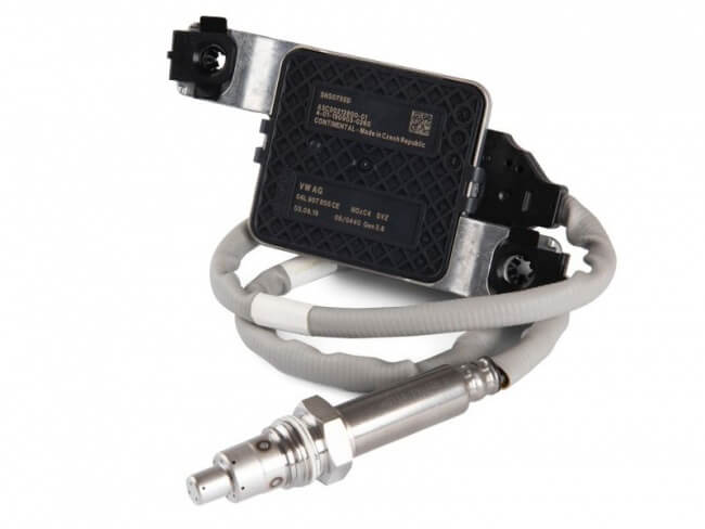 NOx Sensor 5WK9SNS751 04L907807CF for VW T-Roc 2.0 TDI 2017 - Nitrogen Oxides Sensor 12V Replacement Part - Perfect for Engine Performance & Emissions Control
