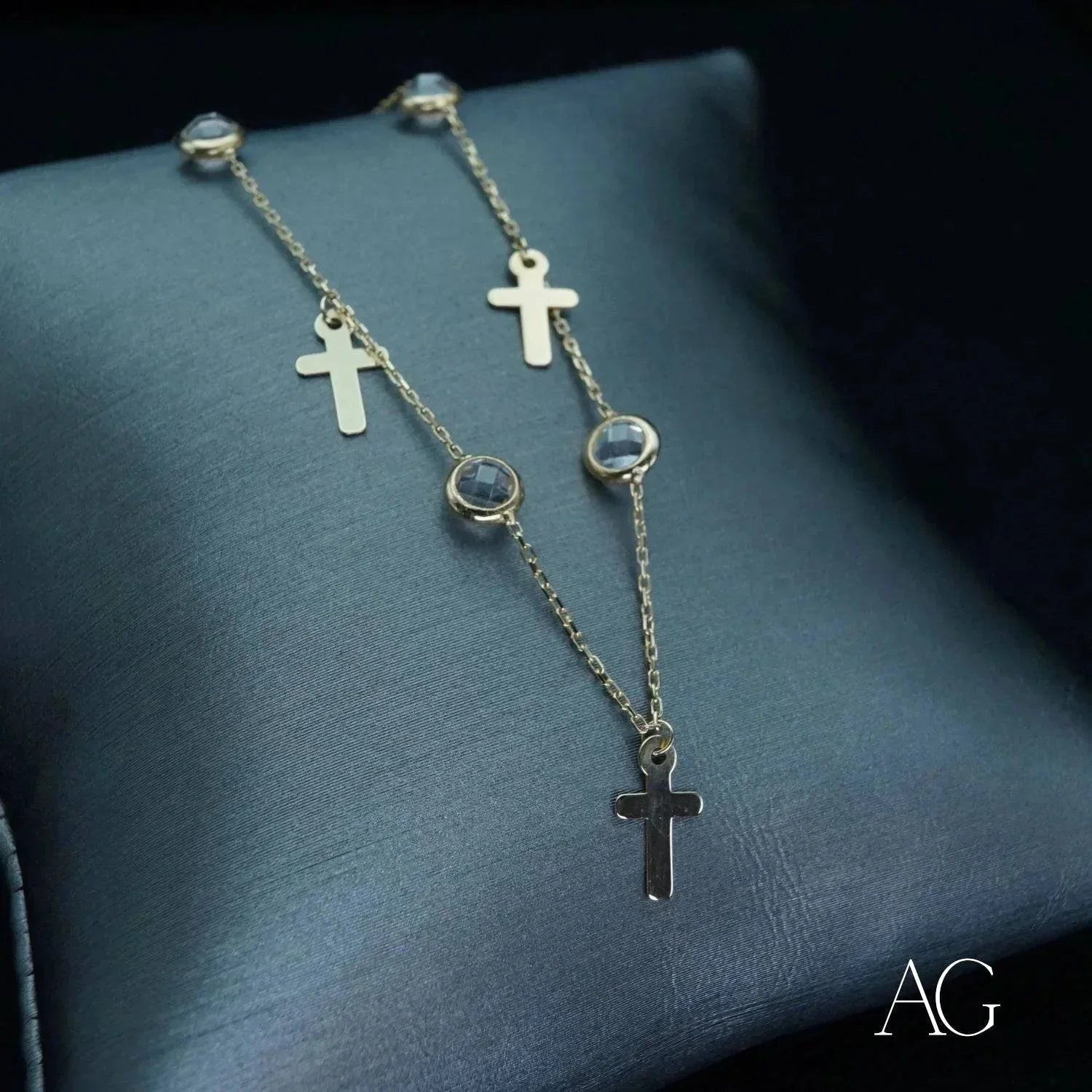 18K Gold Charm Anklet for Women - Elegant Art Jewelry for Everyday Wear & Special Occasions