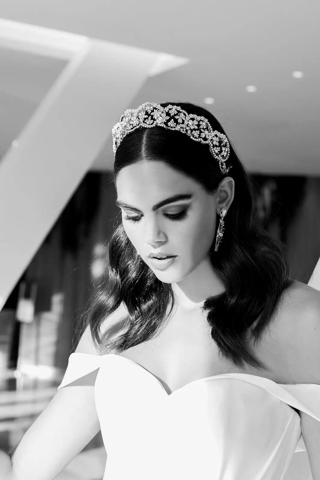 Graceful Crown - Elegant & Stylish Tiara for Women | Perfect for Weddings, Prom, Parties & Special Occasions