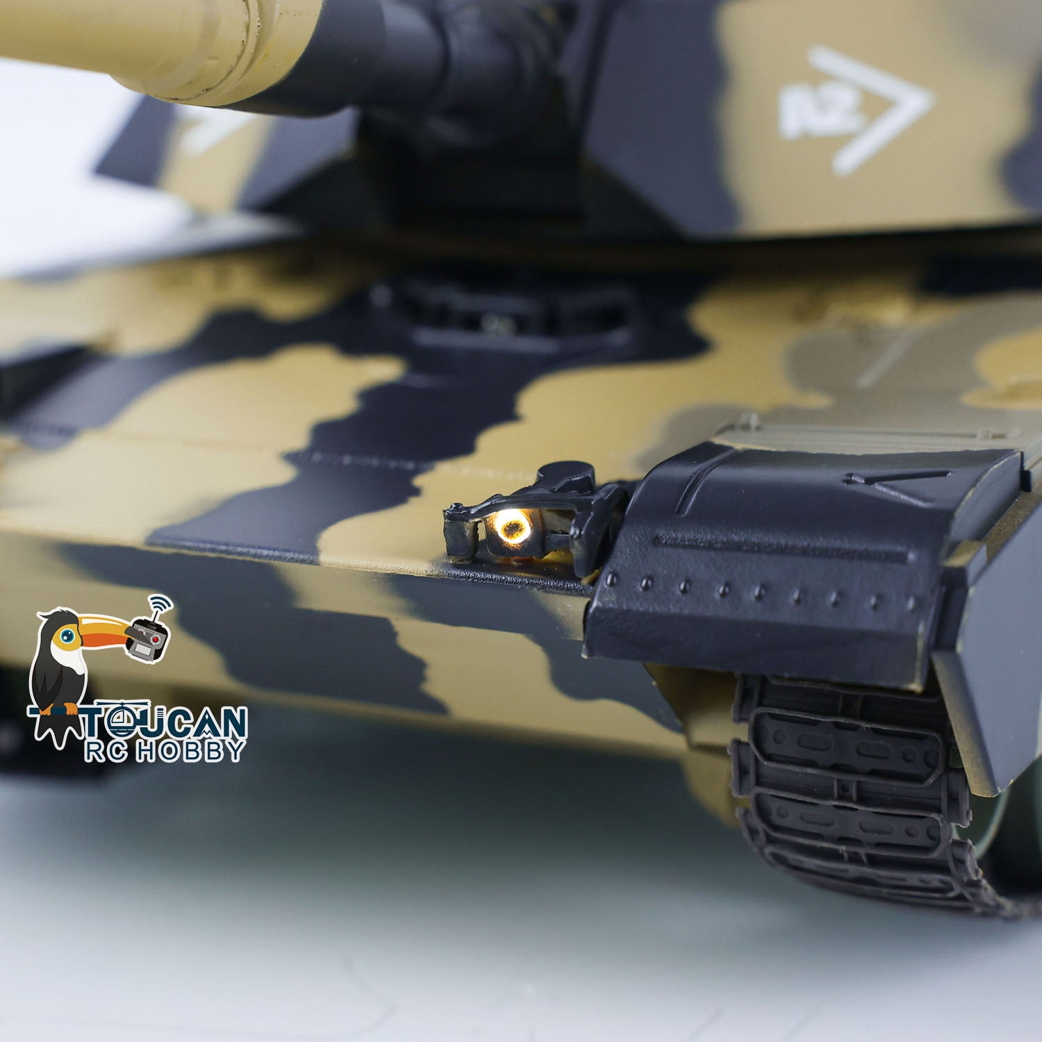 Heng Long 1/24 Scale RC Tank Abrams M1A2 3816 - 2.4GHz Remote Control Battle Vehicle, Realistic Military Panzer Simulation Model, Pre-Painted & Assembled - Perfect for Military Enthusiasts, Collectors and RC Battle Games