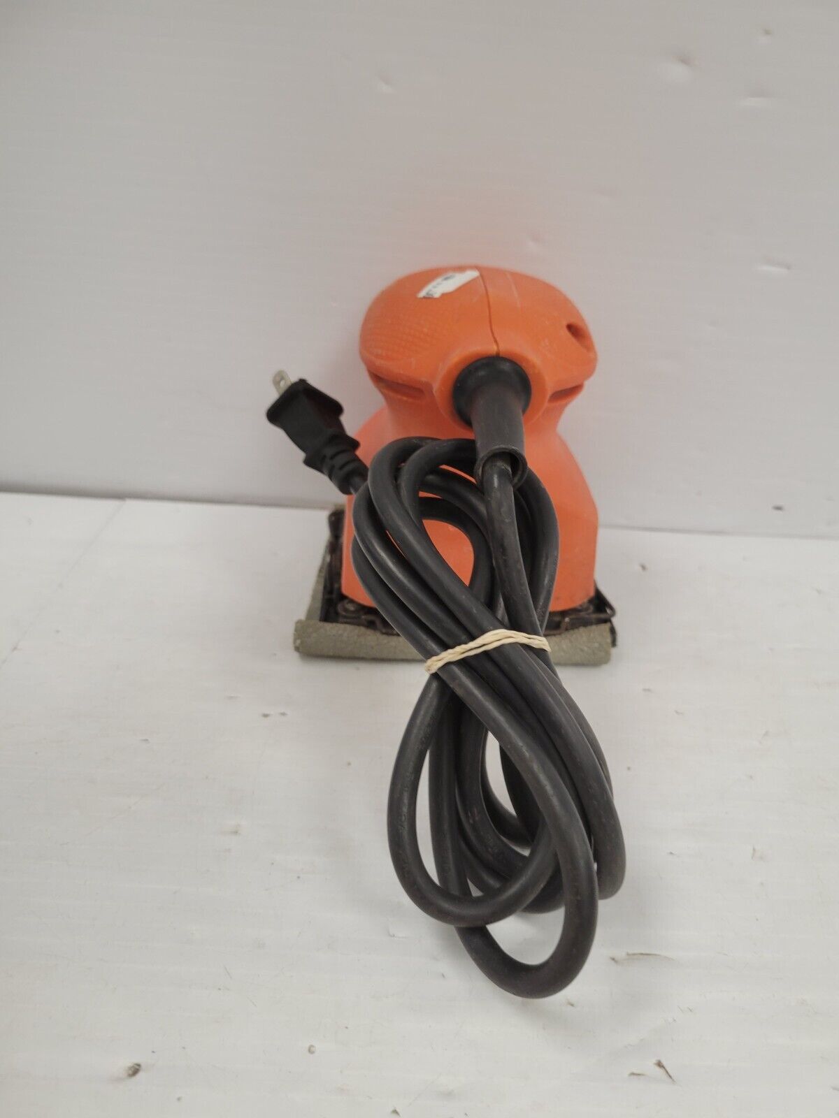 Black & Decker 70410 CA 5-Inch Random Orbit Sander - Powerful Electric Sander for Woodworking, Sanding & Finishing - Perfect for DIY Projects & Professional Use
