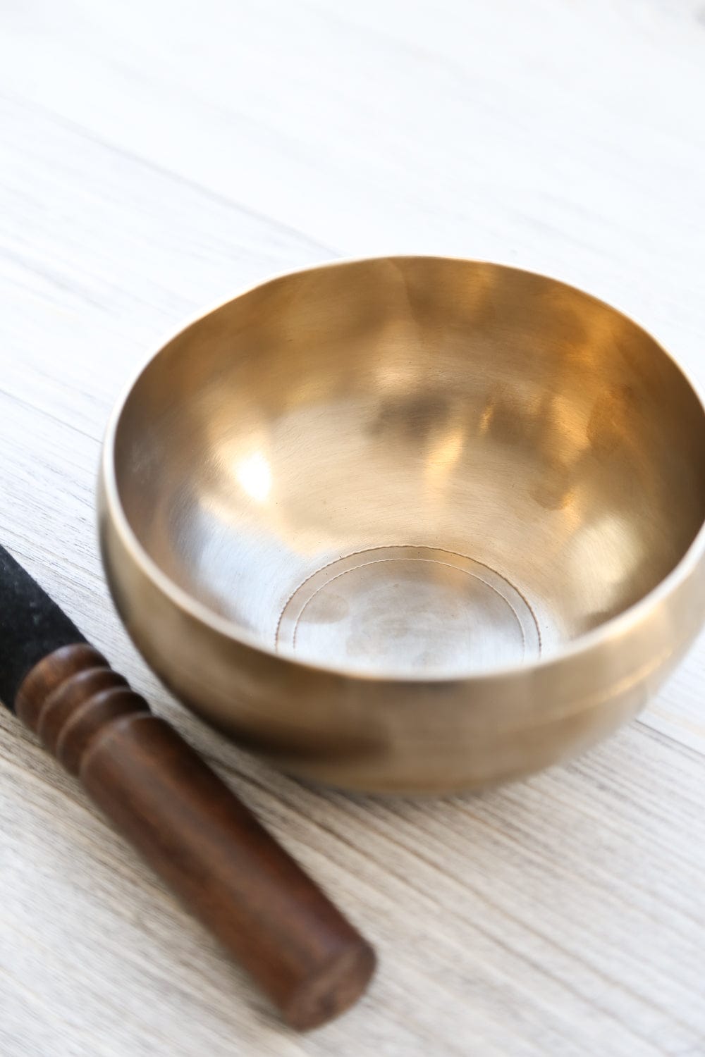 Authentic Tibetan Singing Bowl for Chakra Healing & Meditation - Handcrafted Spiritual Sound Bowl for Yoga, Reiki, Stress Relief & Mindfulness Practice
