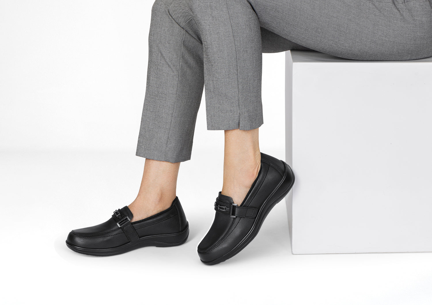 Chelsea 817 Black Boots - Stylish & Comfortable Ankle Boots for Women | Perfect for Casual Outfits, Work & Date Nights