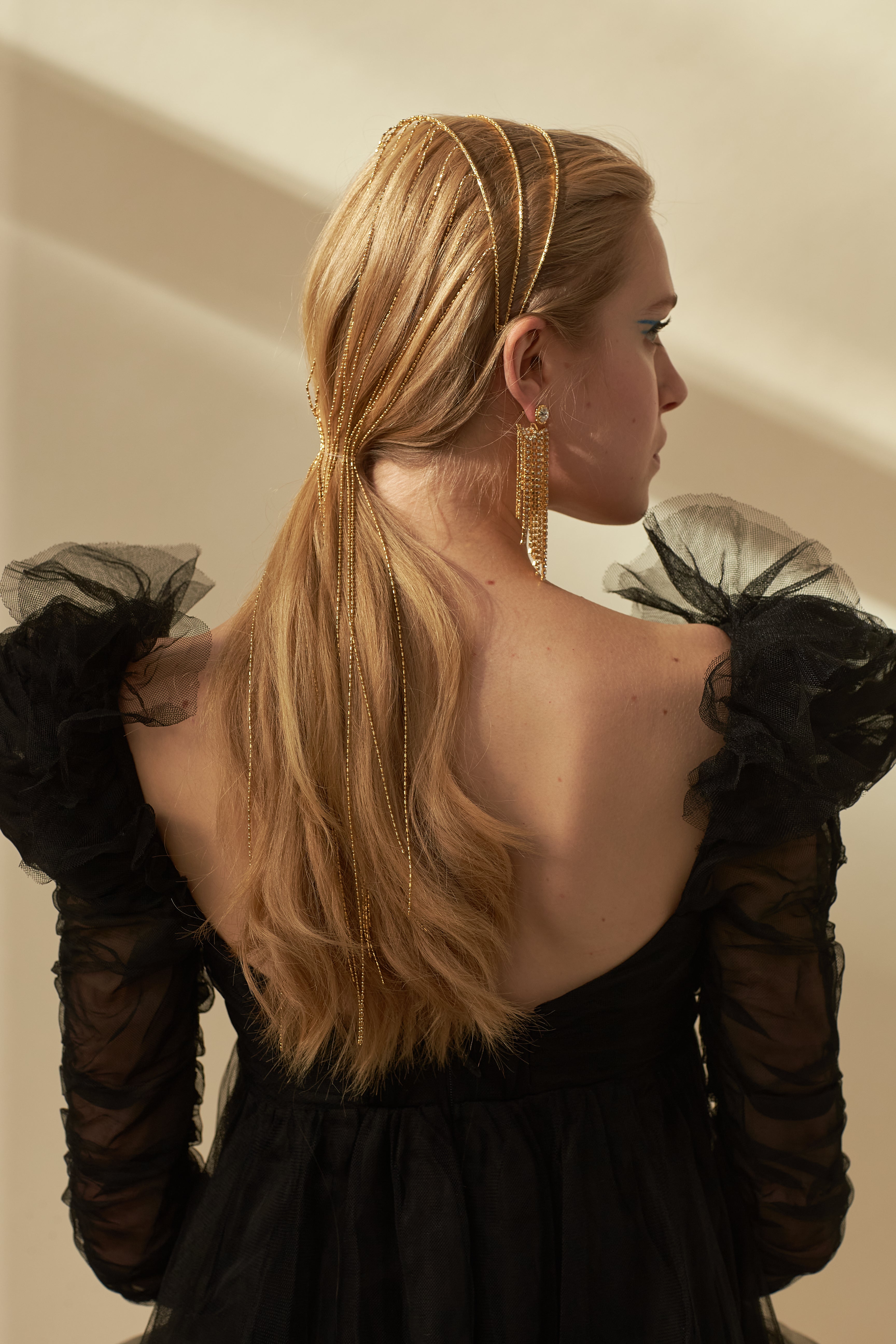 Alaia Metal Headband for Women - Elegant Gold Hair Accessory for Parties, Weddings & Everyday Wear