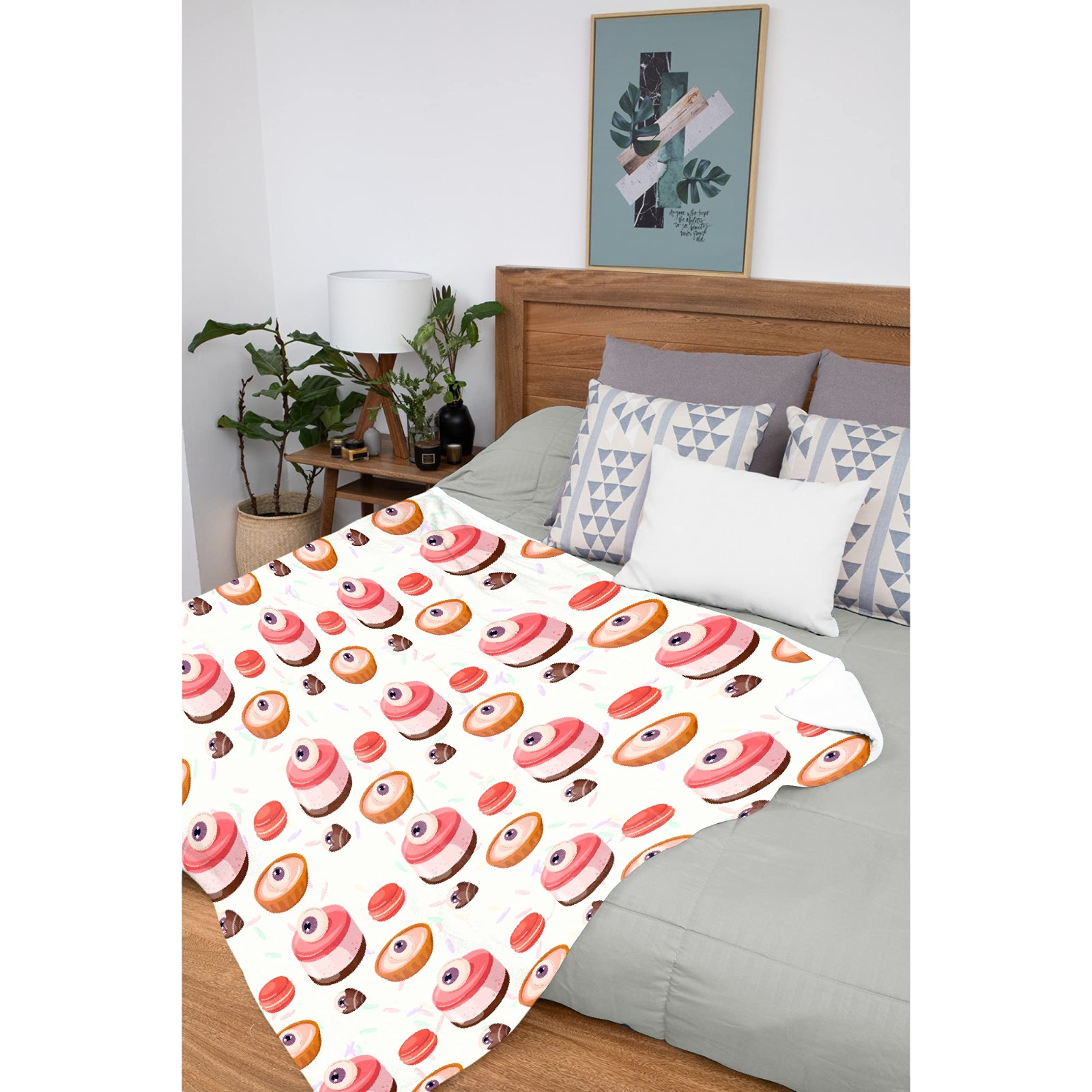 Super Soft Flannel Fleece Cake & Eyeball Throw Blanket - Lightweight Cozy Plush Blanket for Couch, Sofa & Bed (60x50 inches) | Perfect Gift for Teens, Travel & All Seasons | Great for Movie Nights, Dorm Rooms & Camping
