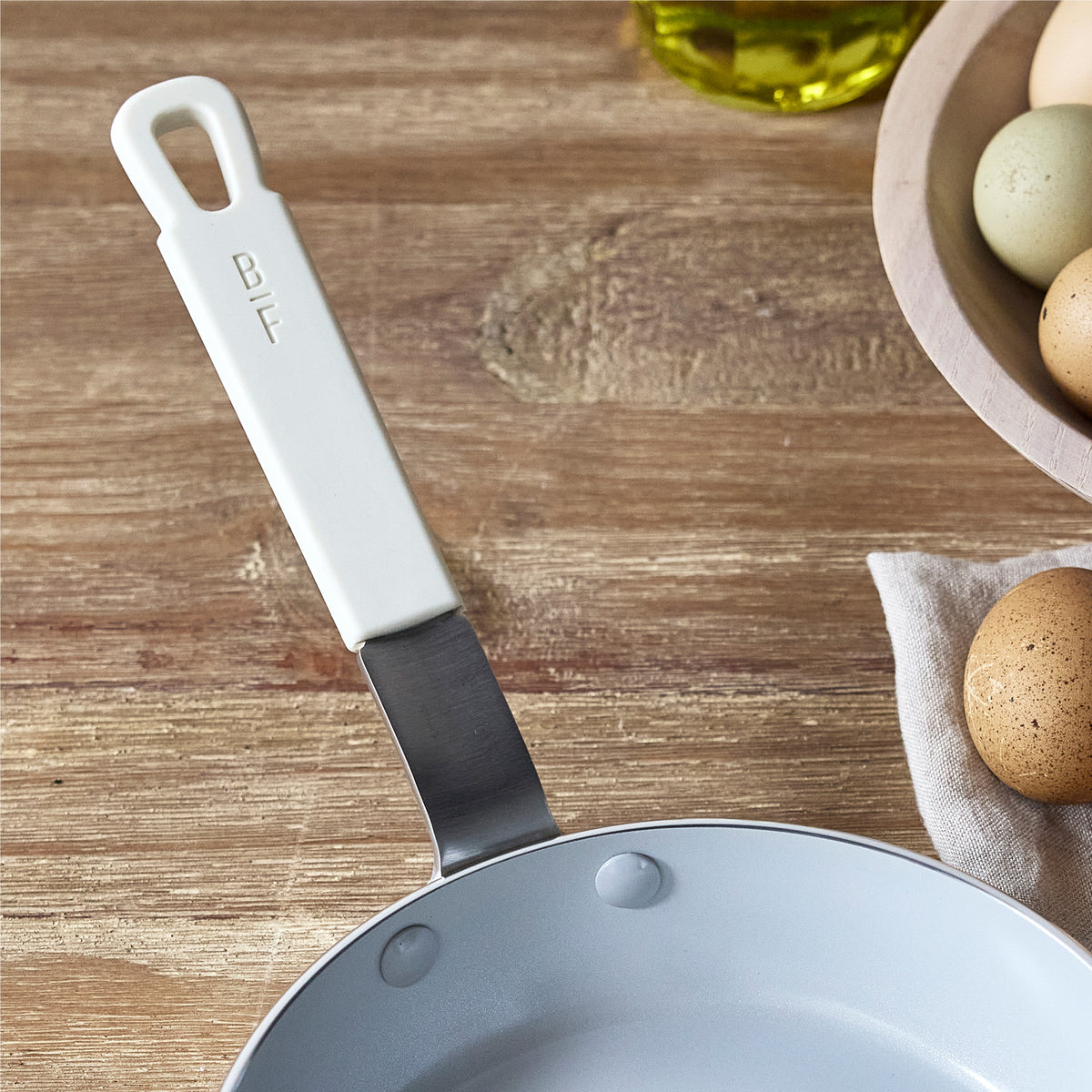 Bobby Flay by GreenPan Professional Ceramic Nonstick 8-Inch Frypan | Non-Toxic PFOA-Free Cookware | Perfect for Sautéing, Frying & Omelets | Cream