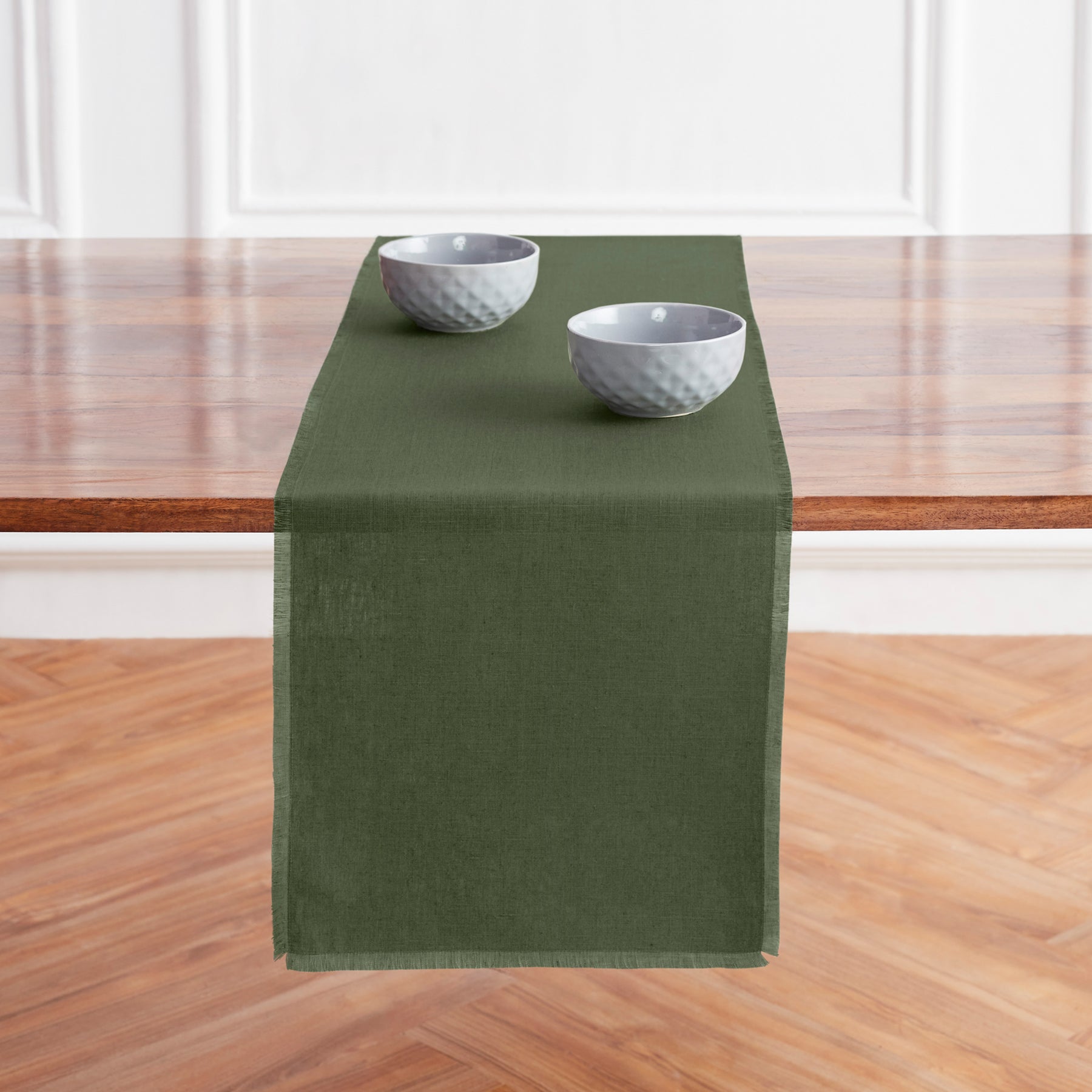 Elegant Fringe Table Runner for Dining Room Decor - Perfect for Weddings, Parties, and Home Decor