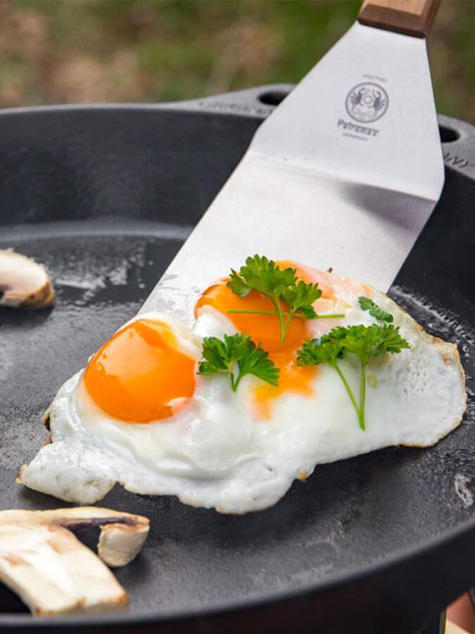 Petromax Flexible Spatula - High Heat Resistant Kitchen Turner for Nonstick Pans, Perfect for Flipping Pancakes, Eggs & Burgers - Ideal for Indoor & Outdoor Cooking, Camping & BBQ