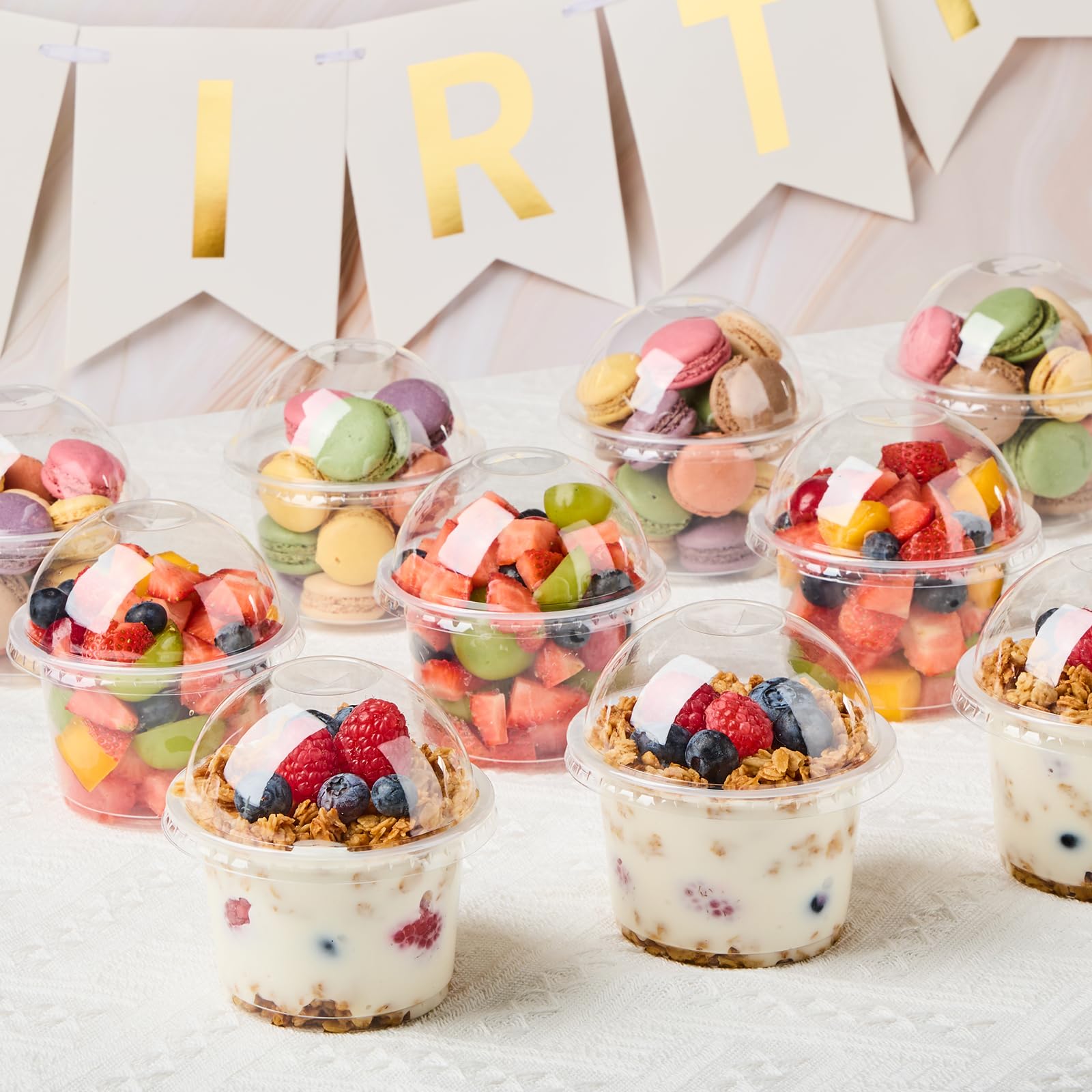 100 Pack 9 oz Clear Plastic Cups with Dome Lids - Disposable Dessert Cups for Yogurt Parfait, Banana Pudding, Ice Cream, Cakes & Party Snacks - Perfect for Birthday Parties, Baby Showers, Weddings & Catering Events
