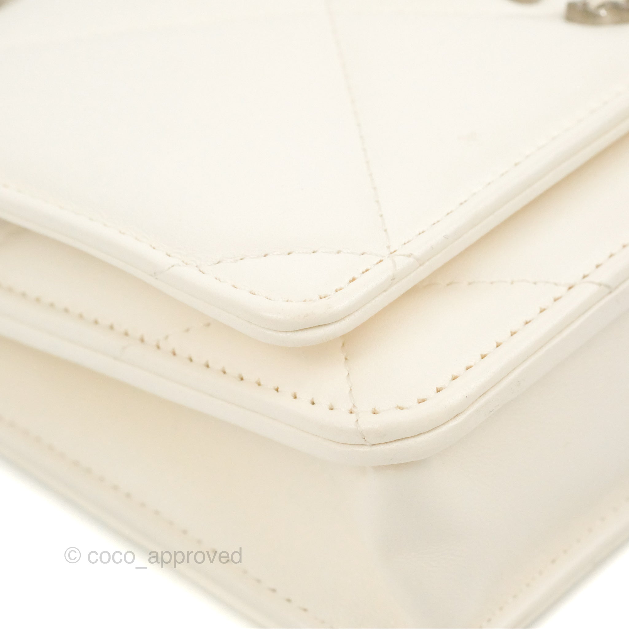 Chanel 19 Wallet on Chain WOC Bag - White Leather Crossbody Bag with Mixed Gold/Silver Hardware - Perfect for Date Night & Evening Events