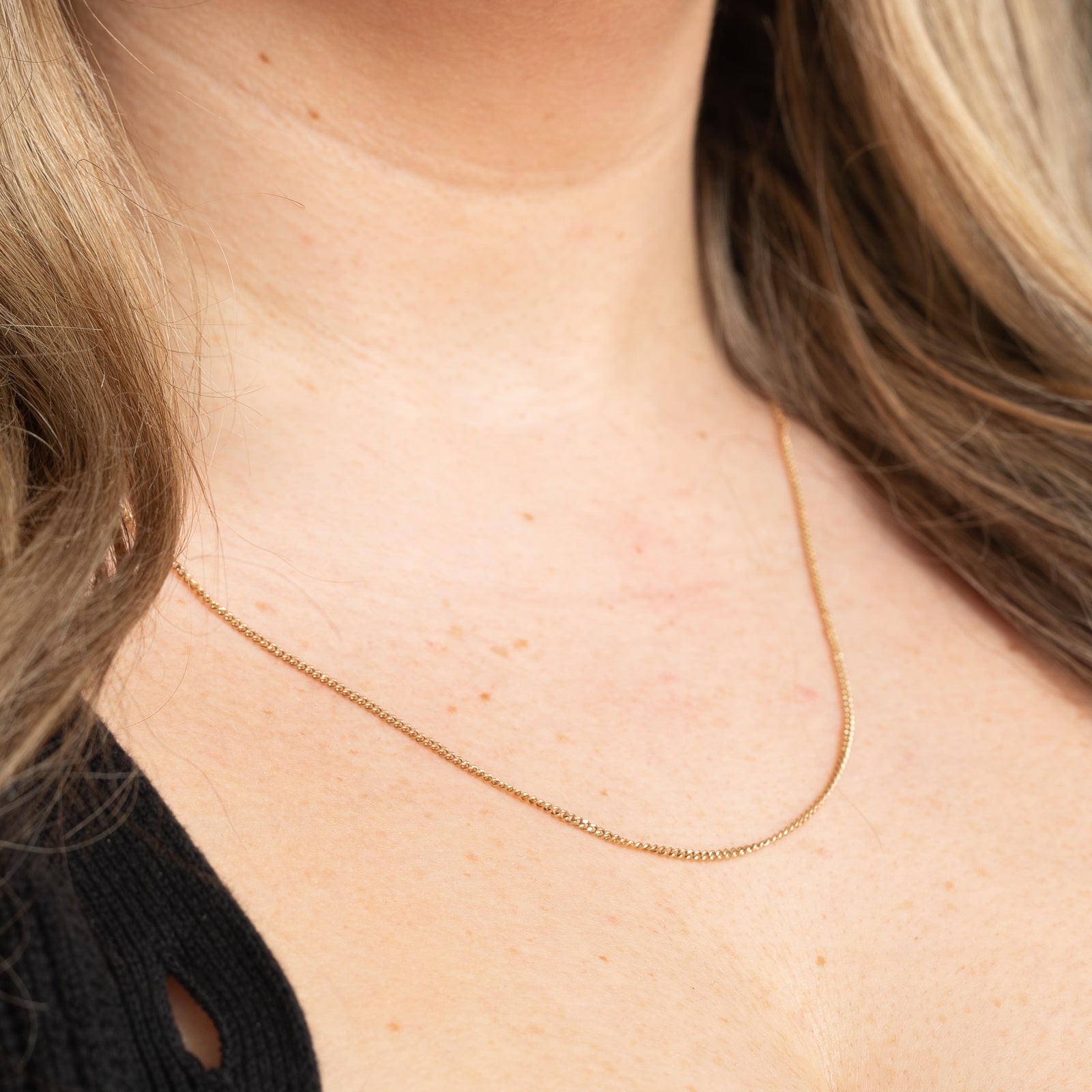 10K Yellow Gold Curb Link Chain Necklace - 1.63mm Thin Dainty Chain - 20.5 Inch Length - Perfect for Layering, Gift Giving & Everyday Wear