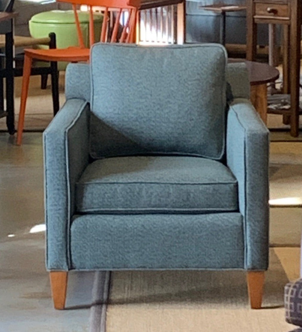 Miles Club Chair - Modern Lounge Chair for Living Room, Office & Showroom - Premium Comfort & Stylish Design for Relaxing & Entertaining