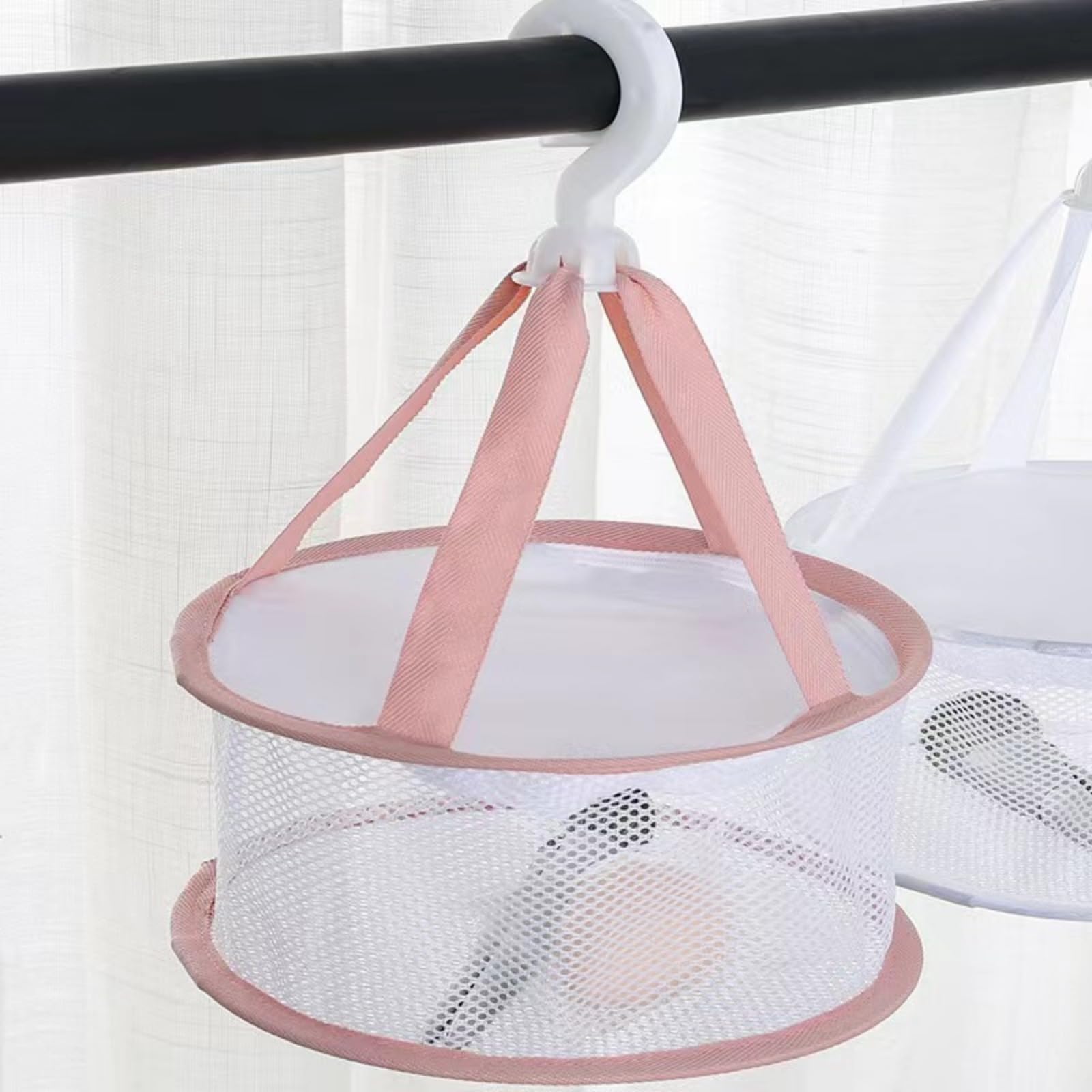 **Mini Mesh Shower Dry Basket with Lid - Hanging Bathroom Organizer for Makeup Brushes, Beauty Sponges & Laundry - Windproof Drying Net for Blenders, Sponges & Accessories - Perfect for Small Bathrooms & Travel**