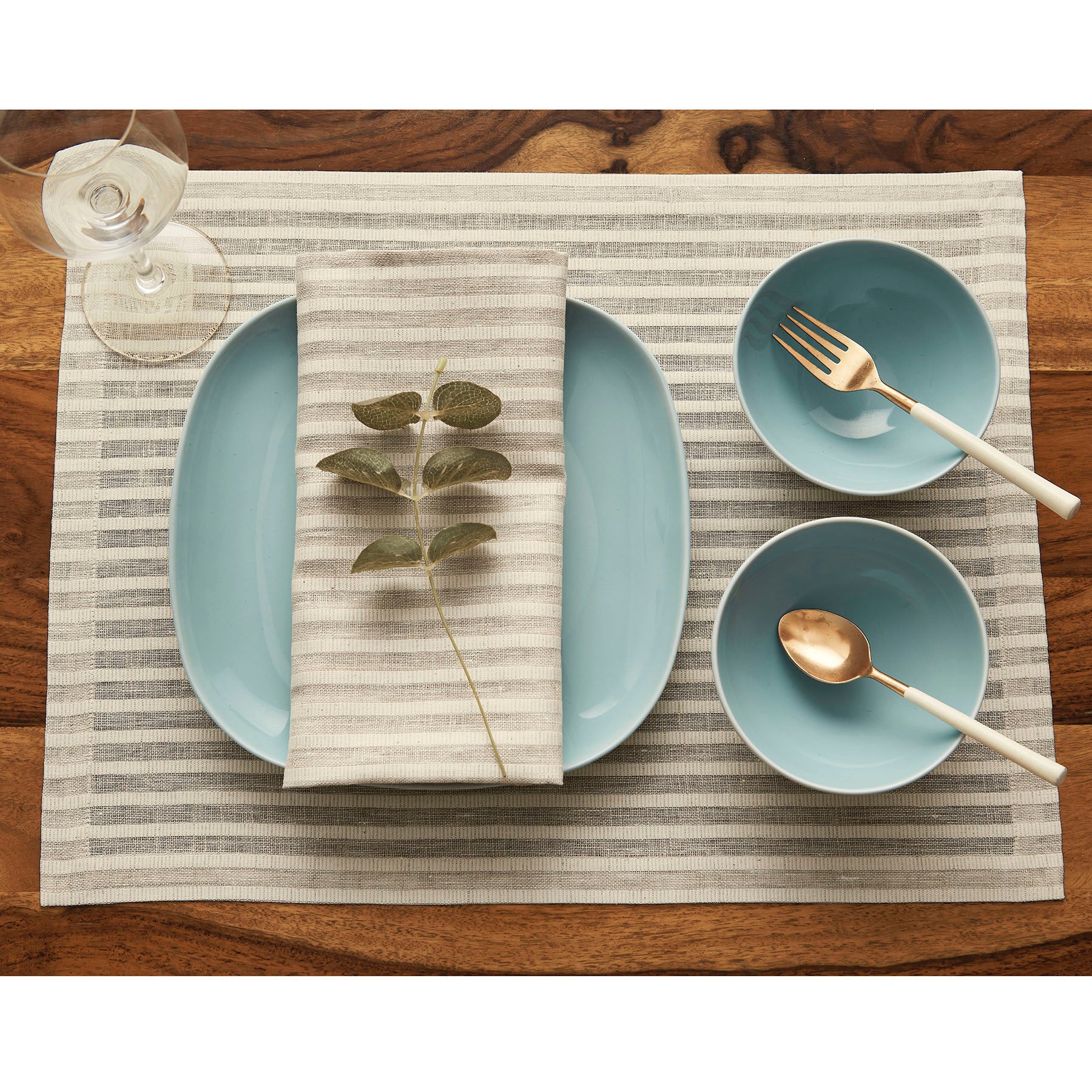 Premium Zoe Placemats Set of 4 - Waterproof & Heat-Resistant Table Mats for Dining, Kitchen, and Party Decor - Elegant Home Tableware Accessories