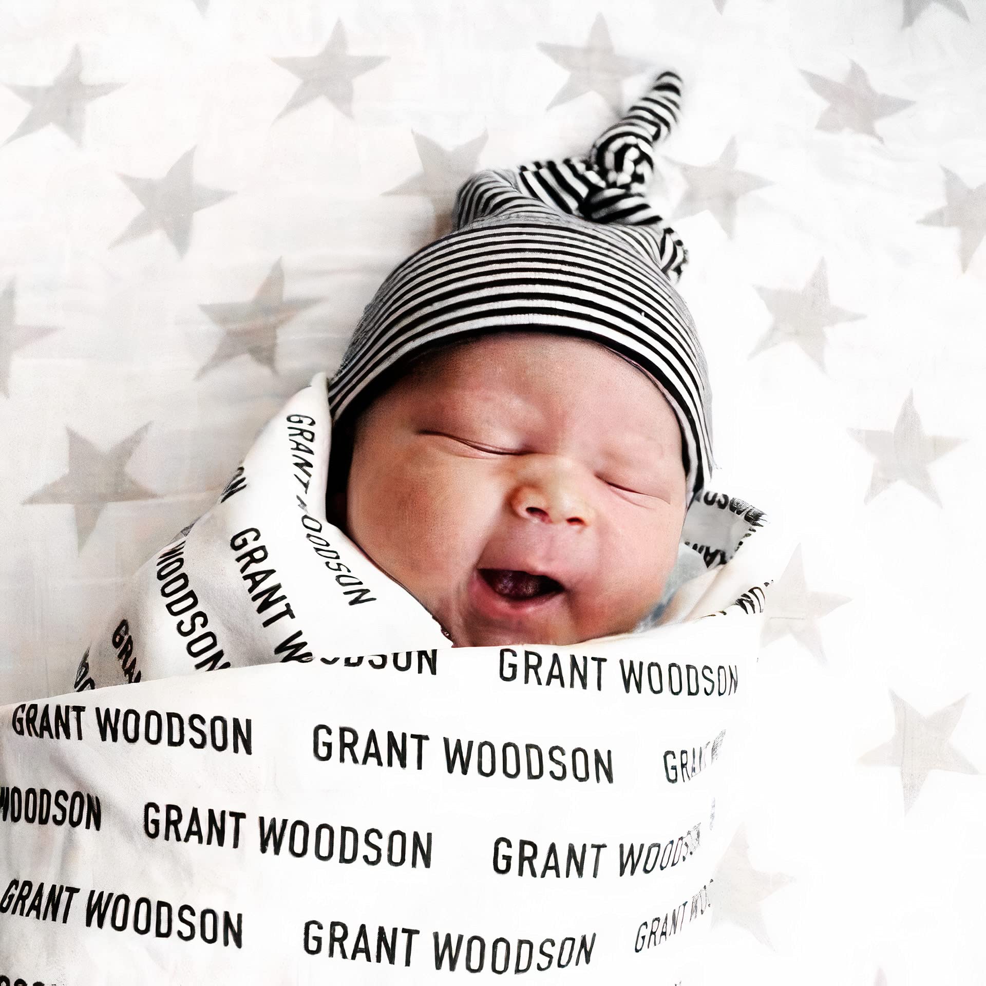 Personalized Baby Name Blanket - Custom Christmas Gift for Grandkids, Mom & Dad - Soft & Cozy Baby Blanket with Name - Perfect for Birthdays, Holidays & Nursery Decor