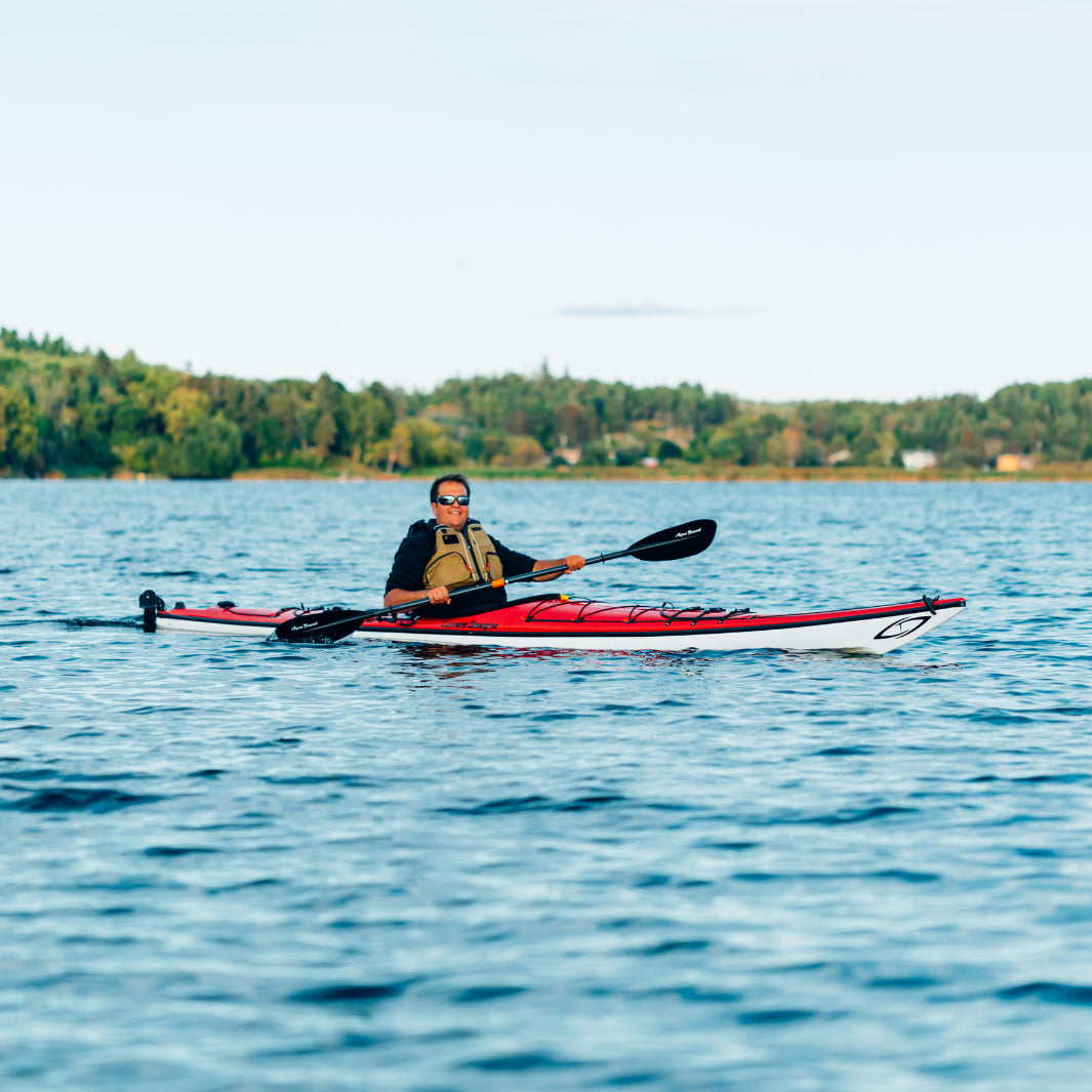 Aqua Bound Manta Ray Carbon Posi Lock 4-Piece Kayak Paddle - Lightweight & Durable Kayaking Paddle for Touring, Fishing & Recreational Use