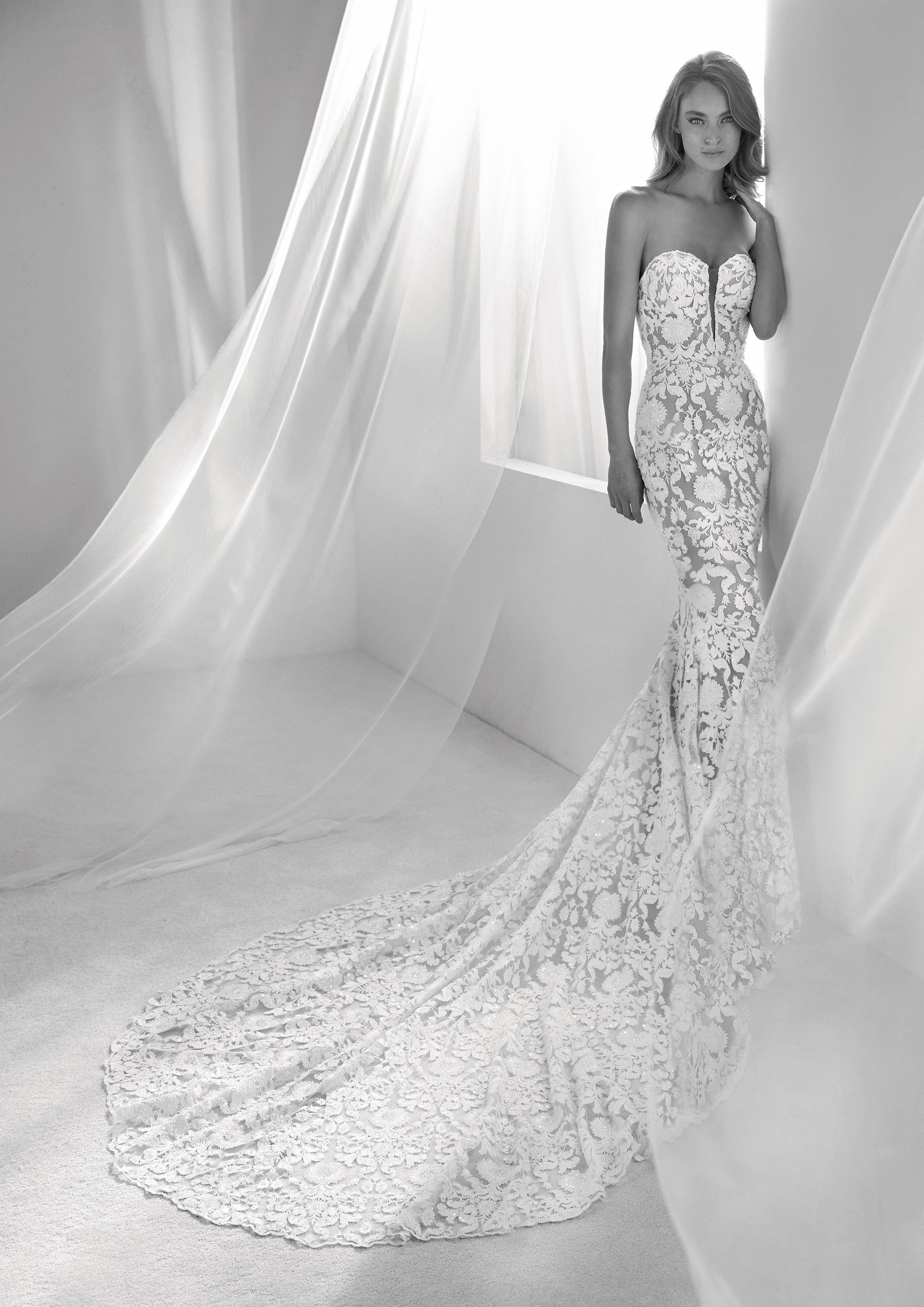 Atelier Pronovias Runis Wedding Dress - Size 10 | Elegant Bridal Gown for Church Ceremony & Reception