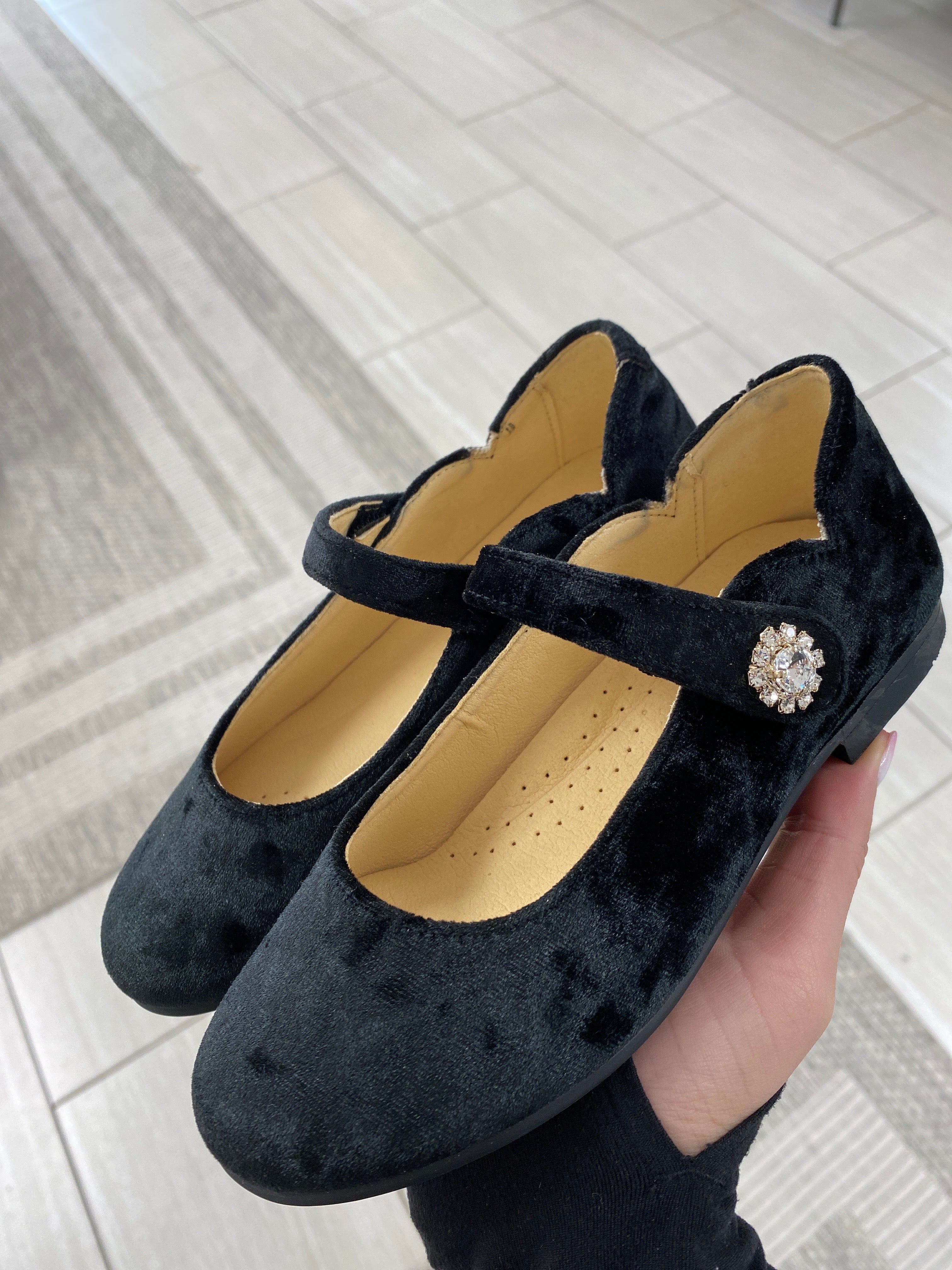 Black Velvet Rhinestone Scalloped Mary Jane Pumps for Women - Elegant Dress Shoes for Weddings, Parties & Special Occasions