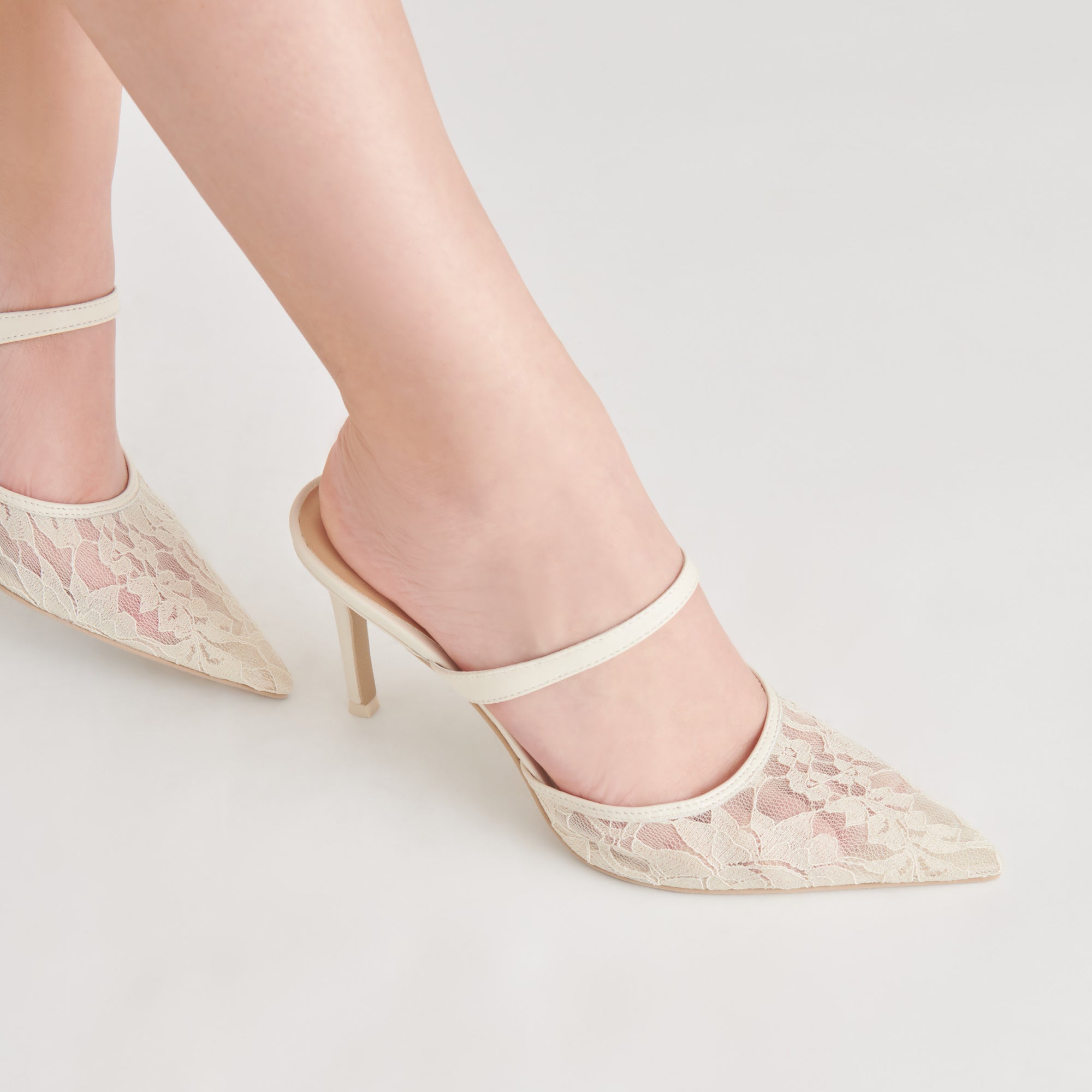 KATIK Women's White Floral Lace High Heels - Elegant Wedding Shoes for Brides, Prom, Party & Special Occasions