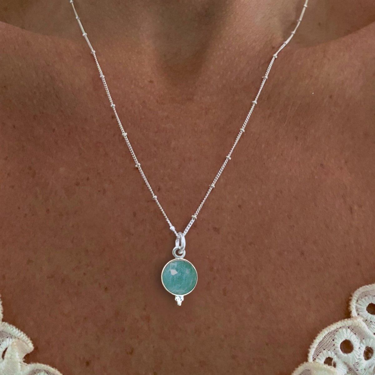 Laihas Free Spirit Amazonite Necklace - Healing Crystal Jewelry for Women, Natural Stone Pendant with Adjustable Chain - Perfect for Meditation, Yoga & Boho Fashion