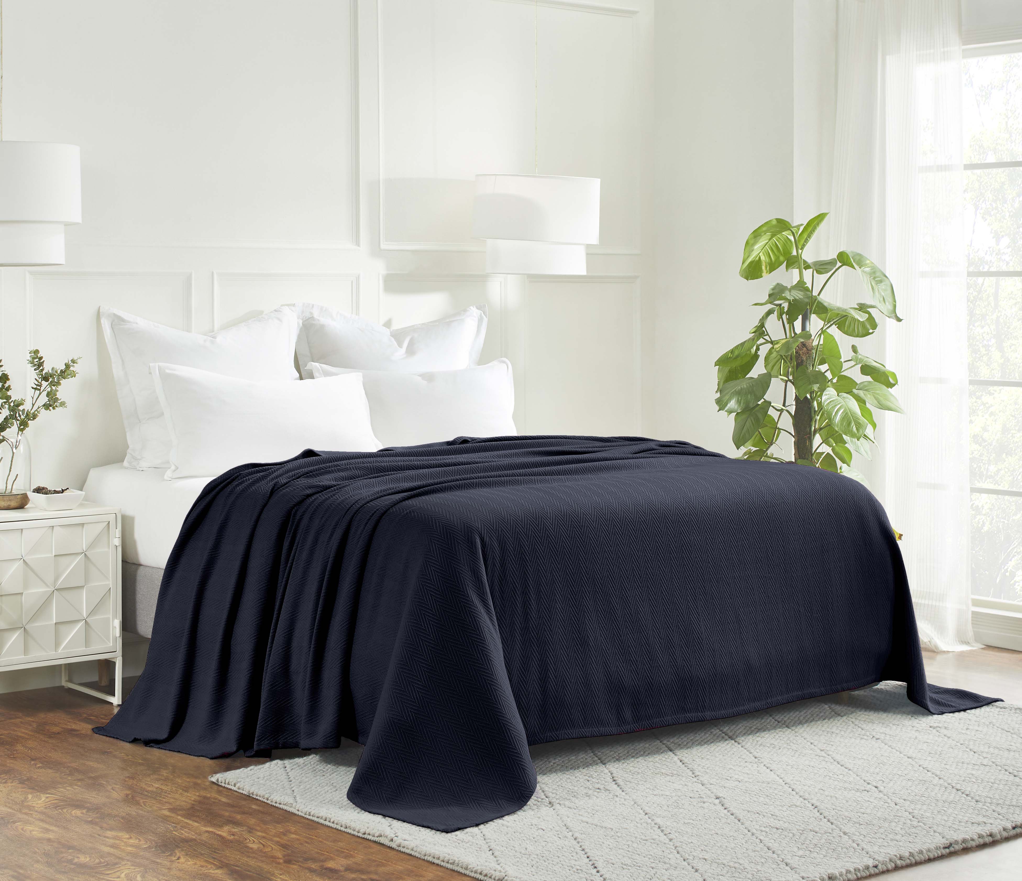 Soft All-Season Chevron Cotton Bed Blanket & Sofa Throw - Cozy Home Decor for Living Room, Bedroom, and Travel