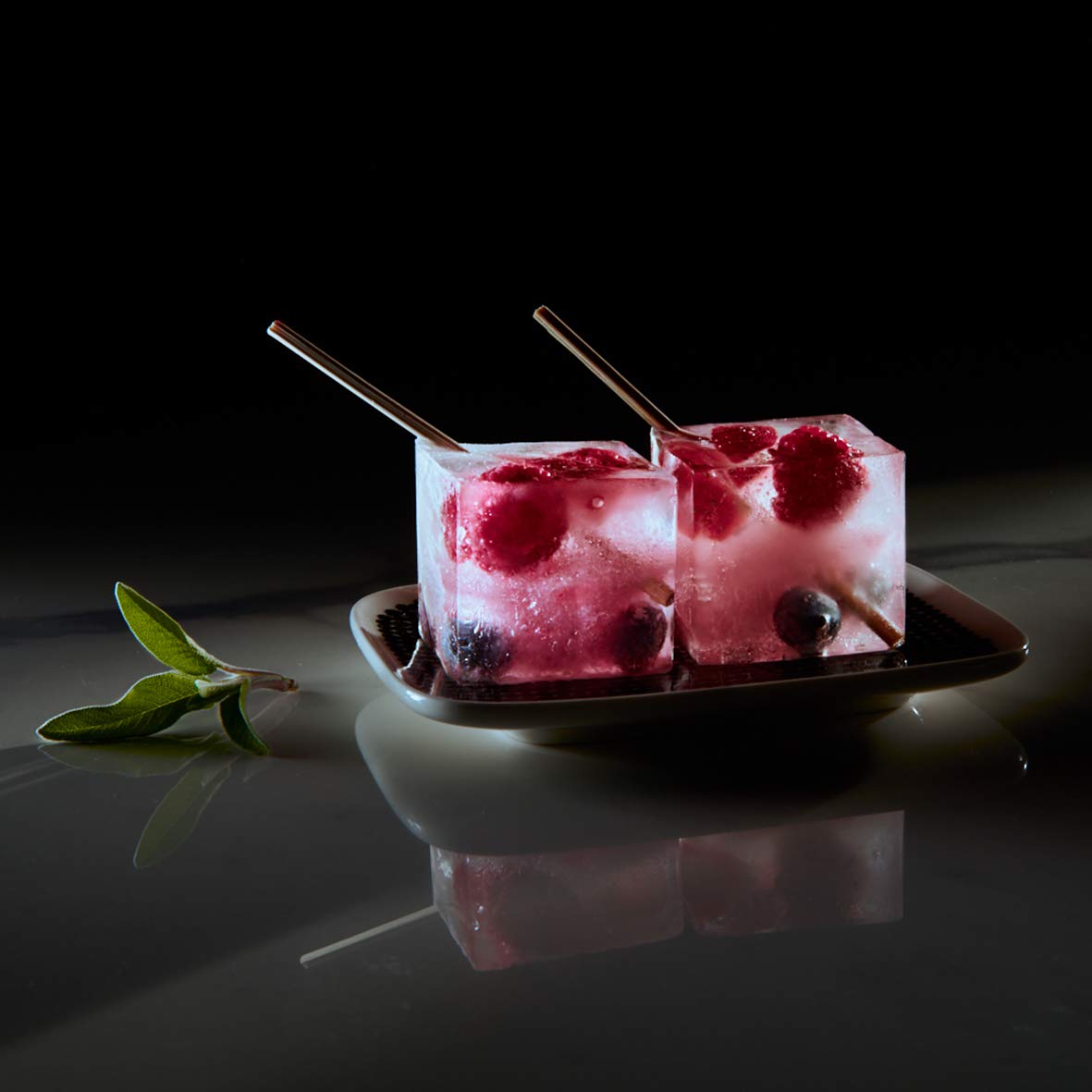 Premium Silicone Ice Cube Tray - Makes 12 Large 1.6x1.6 Inch Cubes | German Design | BPA-Free & Flexible | Perfect for Cocktails, Iced Coffee & Home Bars