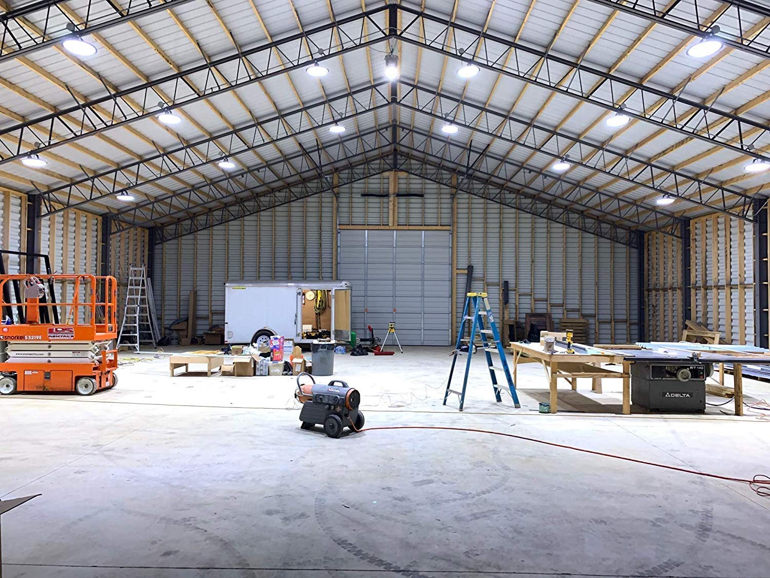 200W UFO LED High Bay Lights 20000LM, 6000K-6500K Daylight White Ultra Thin Shop Lighting for Warehouse, Garage, Barn, Workshop, Gym, Factory, Supermarket, Stadium