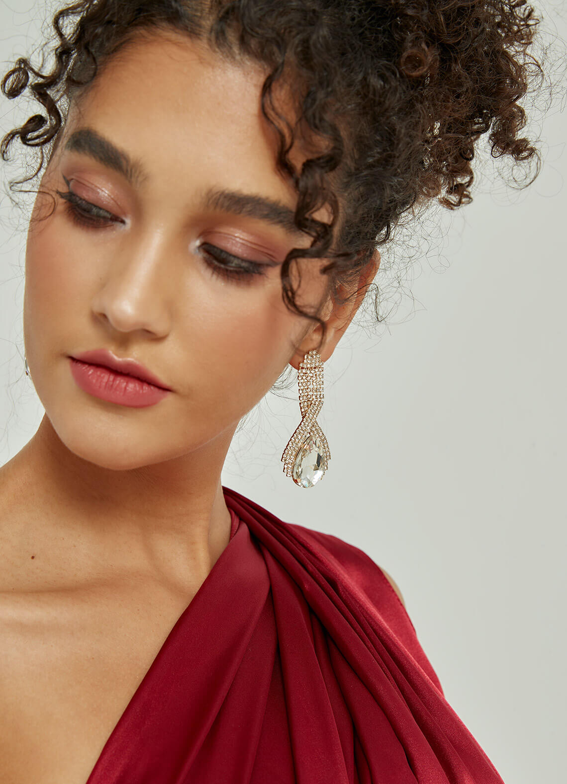 Elegant Crystal Dangle Drop Earrings for Women - Hypoallergenic Fashion Jewelry - Perfect for Parties, Weddings & Special Occasions