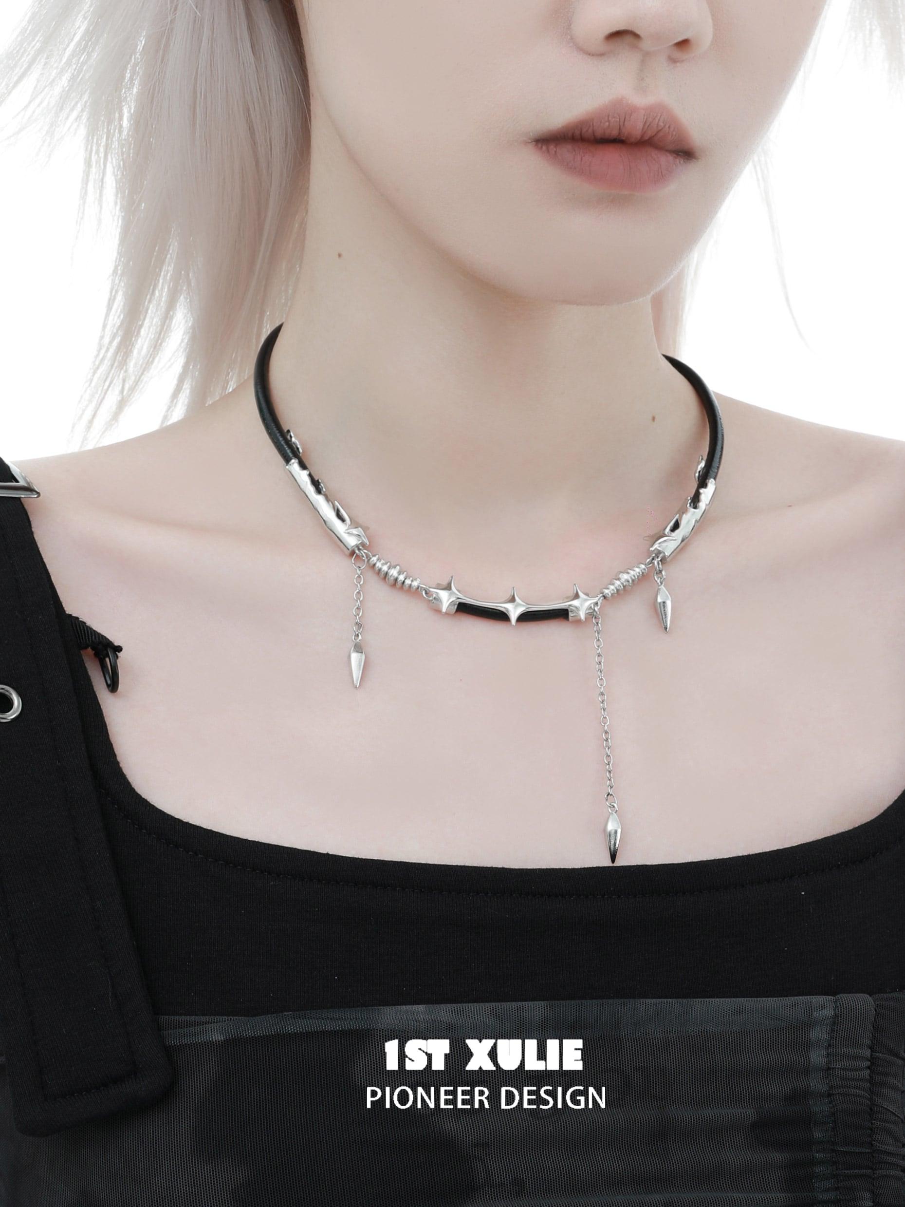 18k Platinum Plated Black Mirror Pendant Cowhide Choker Necklace - Elegant Gothic Jewelry for Women, Perfect for Parties, Weddings & Night Out