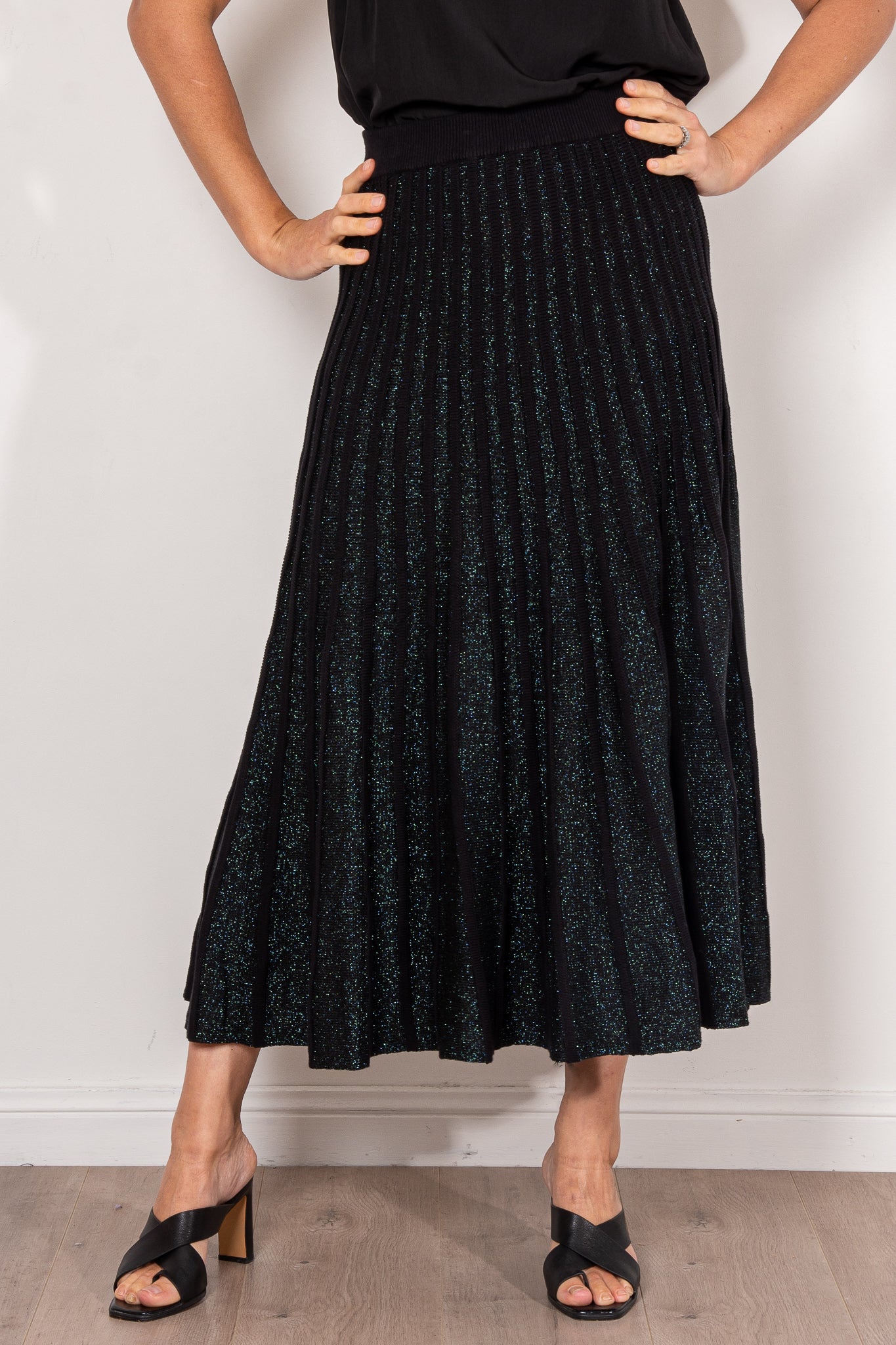 ELK Glittra Metallic Skirt for Women - Sparkly Sequined Party Skirt - Perfect for Nightclub, Cocktail Party & Holiday Events