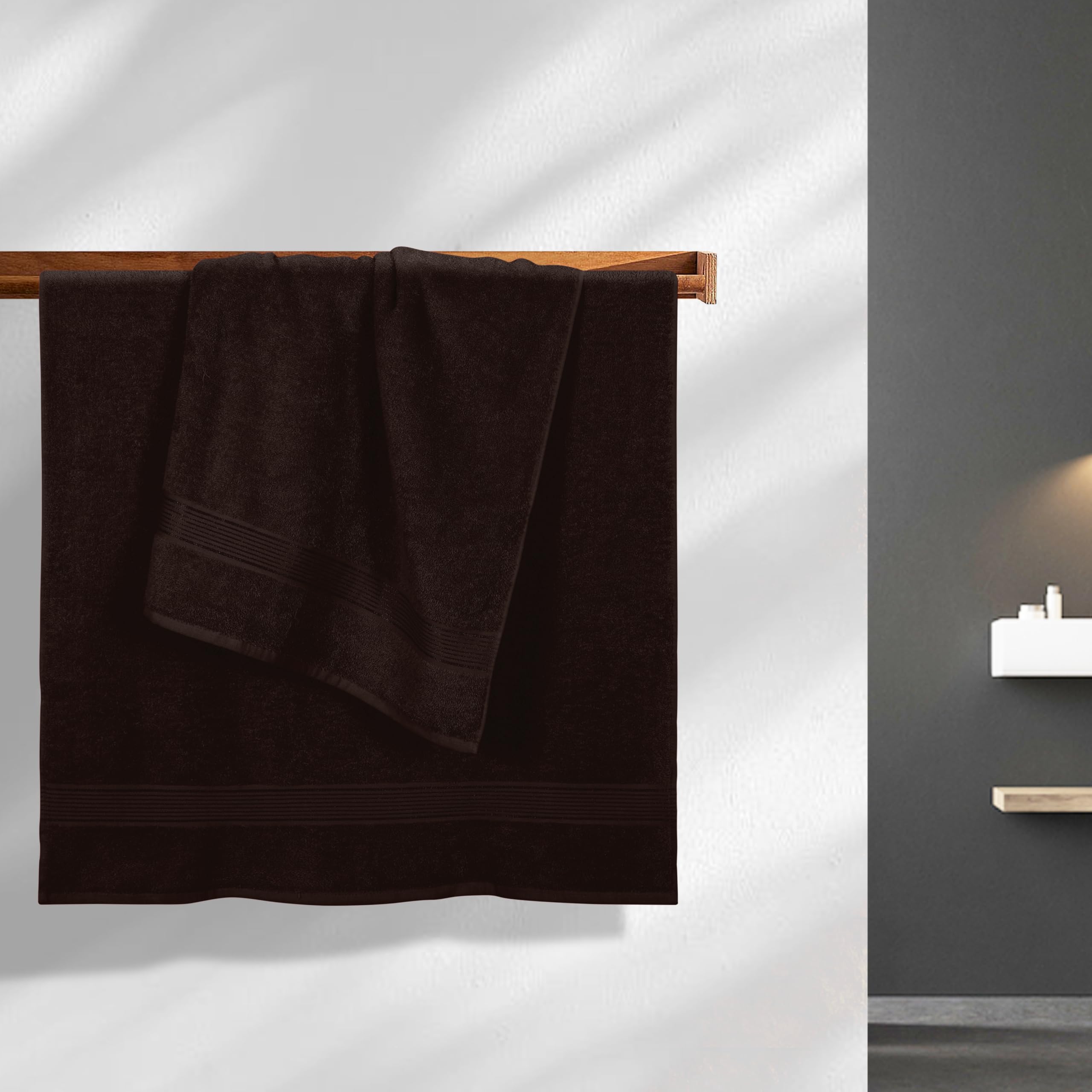 Belizzi Home 2-Pack Cotton Oversized Bath Towels 28x55 Inches - Ultra Absorbent, Quick Dry, Lightweight Large Bath Towels for Gym, Travel, Camping & Pool Use - Brown