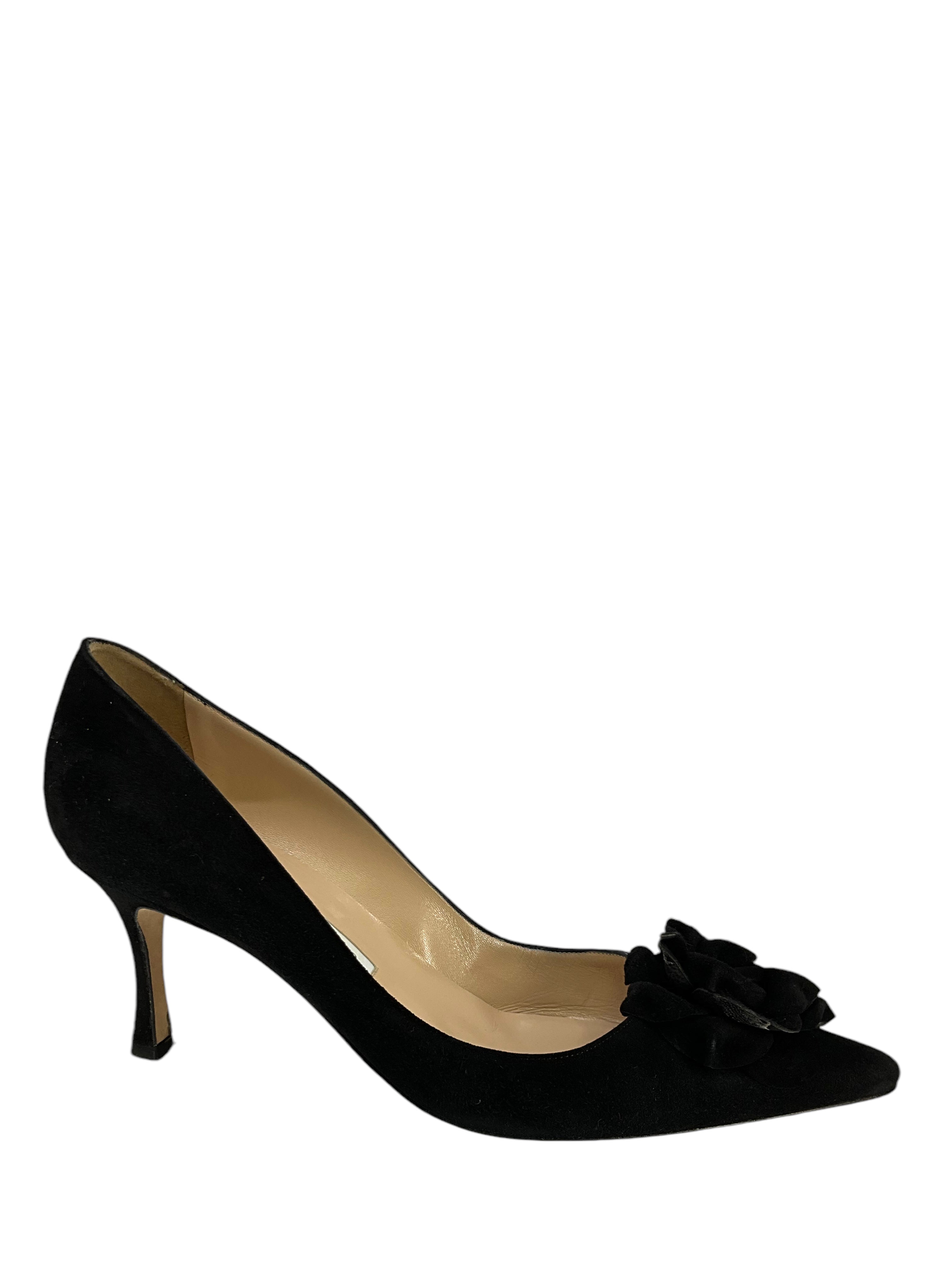 Manolo Blahnik Lisa Flower Suede Pumps Women's Size 8.5 - Elegant Heels for Weddings, Parties & Special Occasions
