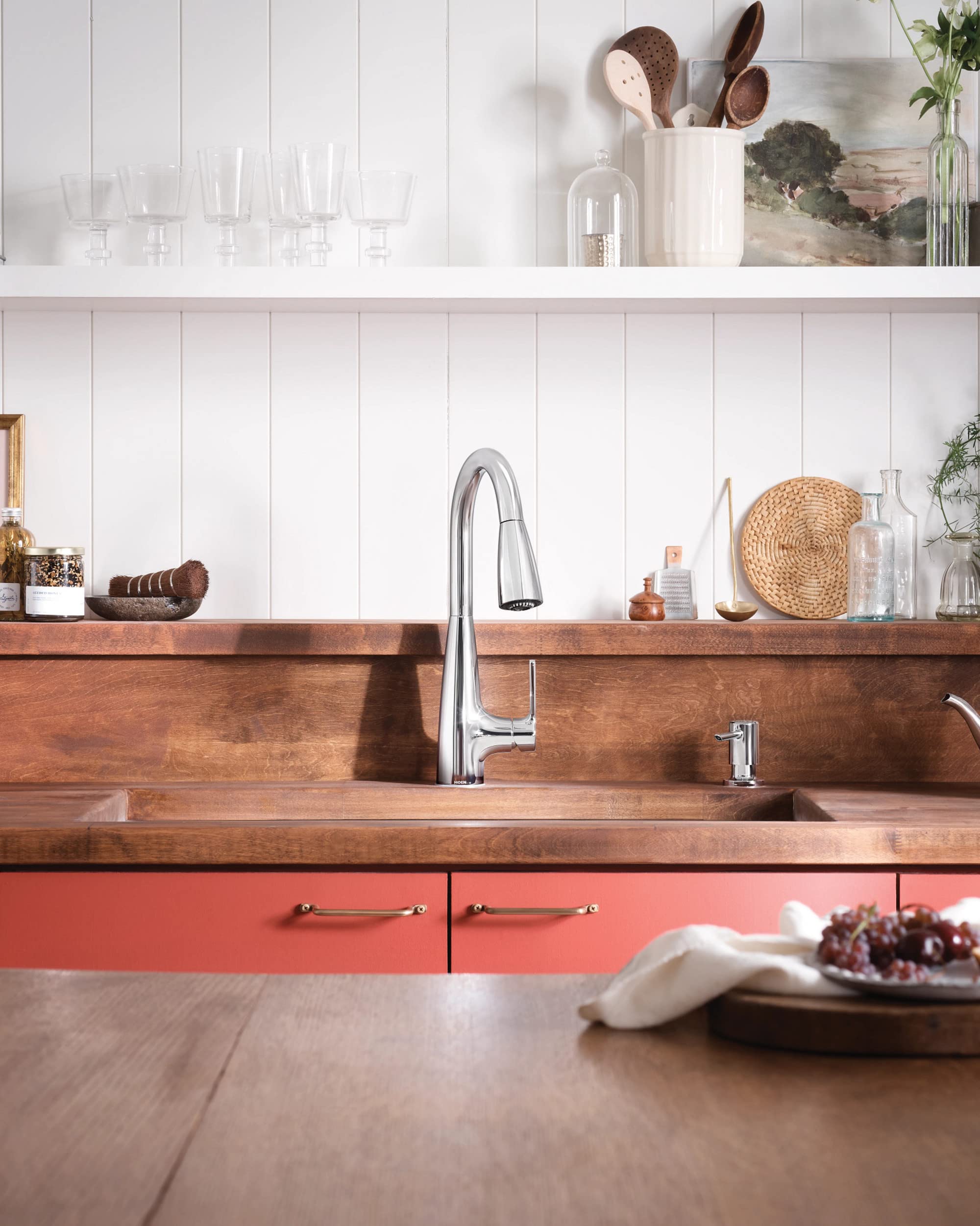 Moen Haelyn Chrome Single-Handle Pull-Down Sprayer Kitchen Faucet with Power Boost Technology - Fast Cleaning, Built-In Soap Dispenser (Model 87627) - Perfect for Modern Kitchens and Busy Households