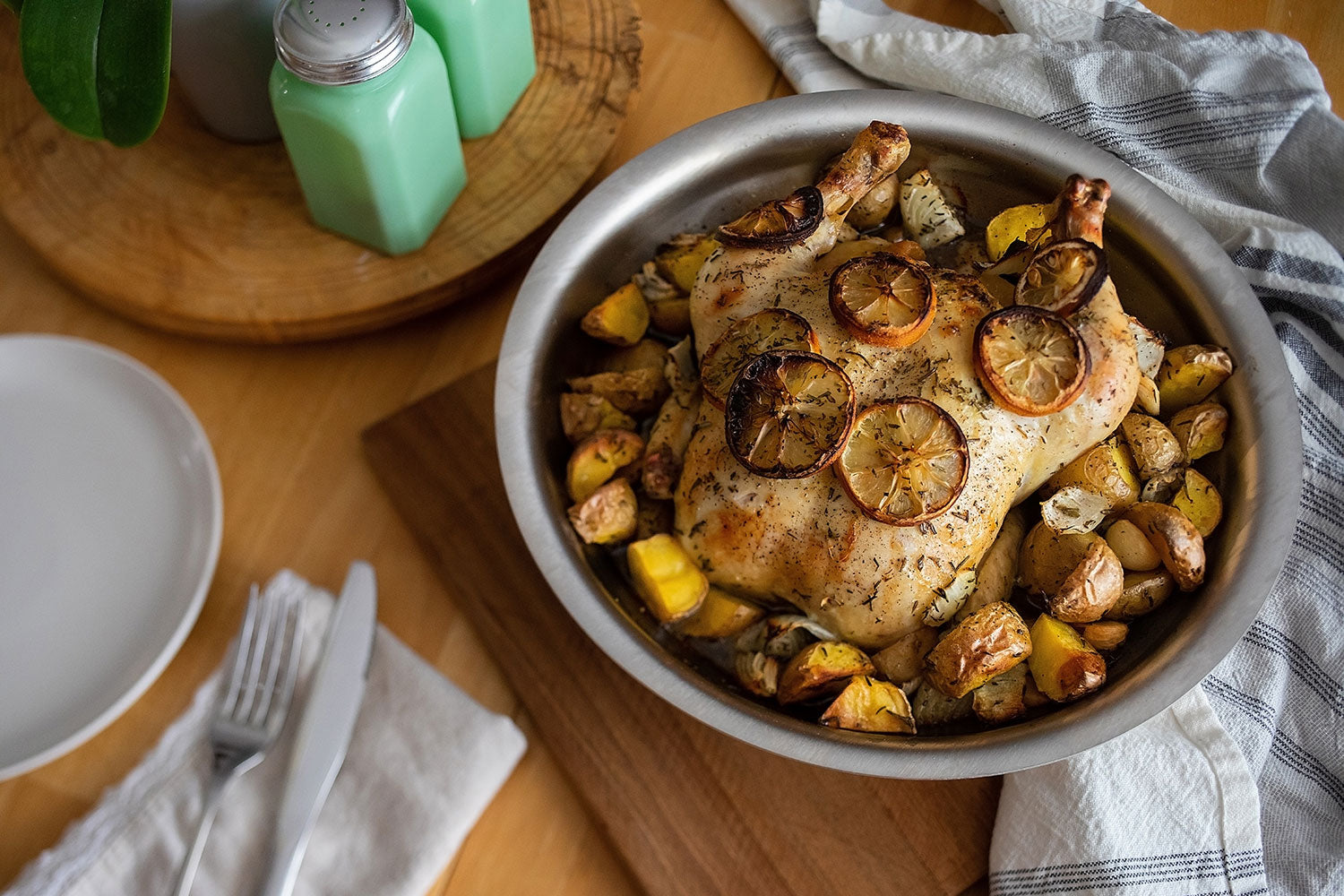 Oven To Table Pan - Premium Ceramic Baking Dish for Casseroles, Lasagna & Roasts | Microwave, Dishwasher & Freezer Safe | Perfect for Family Dinners & Holiday Entertaining