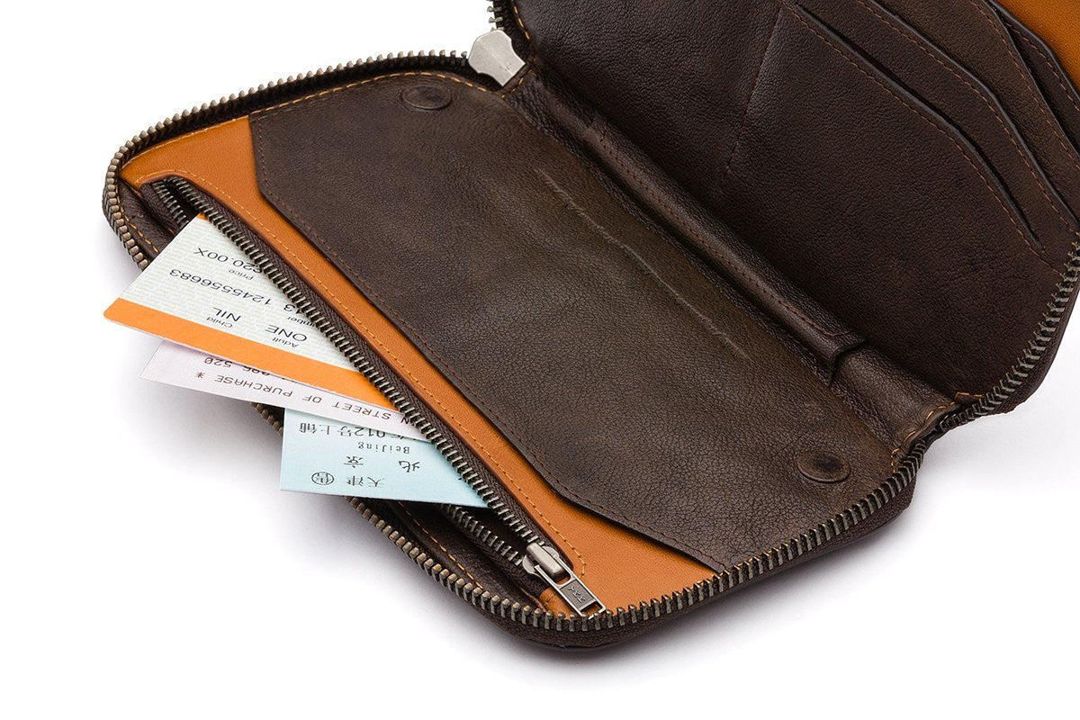 Bellroy Carry Out Wallet - Slim RFID Blocking Travel Wallet for Men & Women | Perfect for Everyday Use, Travel & Business (Black)