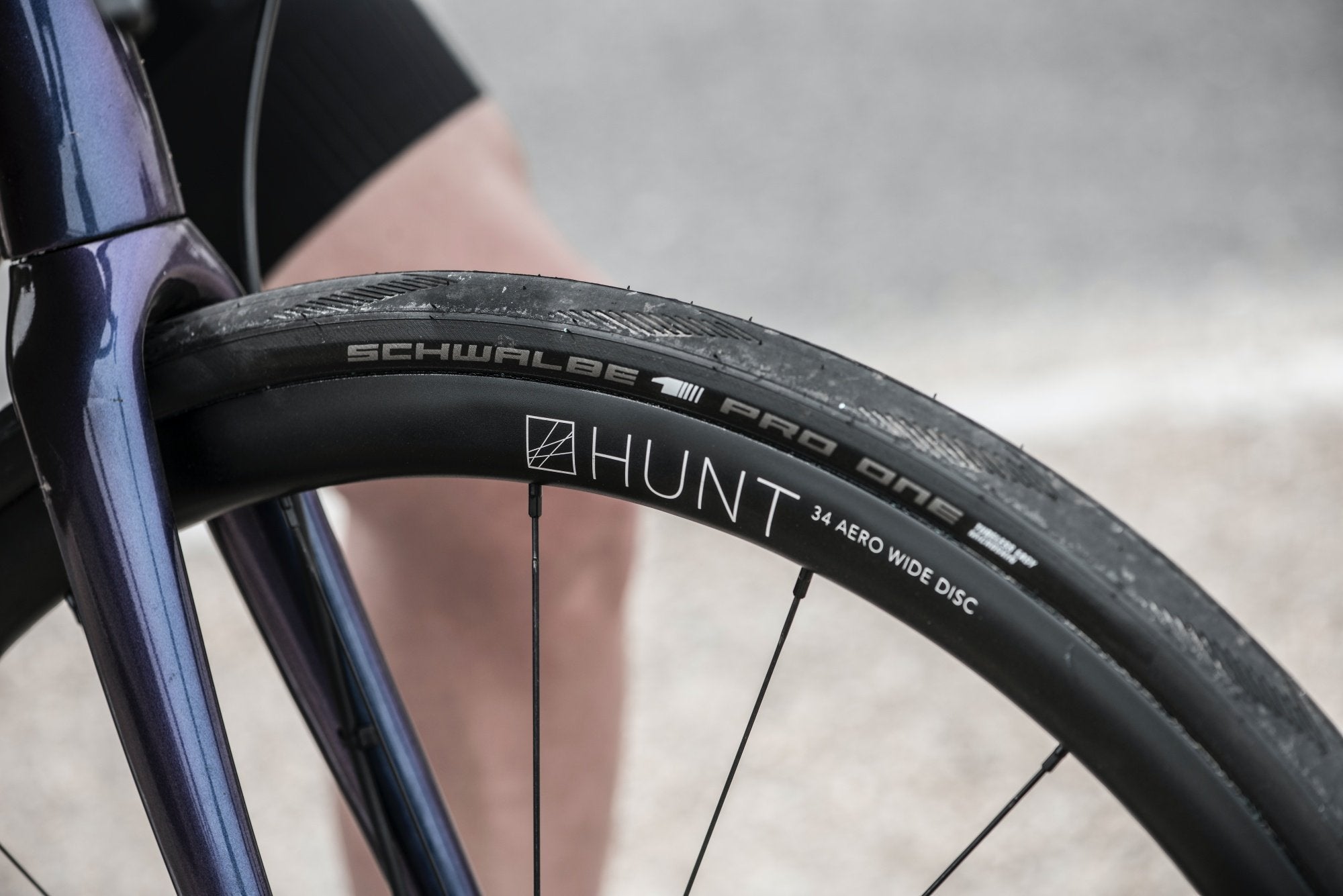 RE:NEW HUNT 34 Aero Wide Disc Wheelset - Lightweight Carbon Road Bike Wheels for Speed & Performance | Perfect for Road Racing, Triathlons & Endurance Cycling