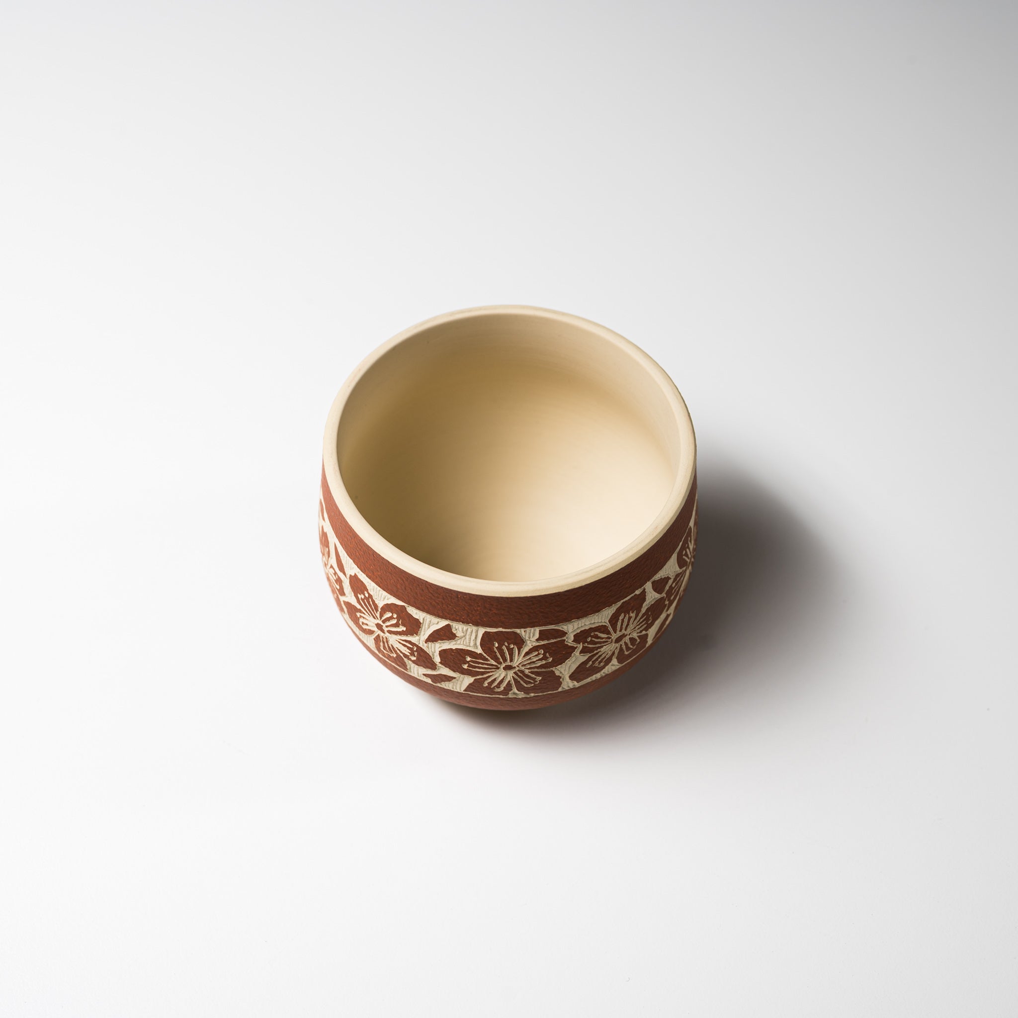 Handmade Tokoname Japanese Tea Cup 110ml - Engraved Floral Design Ceramic Yunomi for Matcha, Sencha & Green Tea - Perfect for Tea Ceremonies & Daily Use