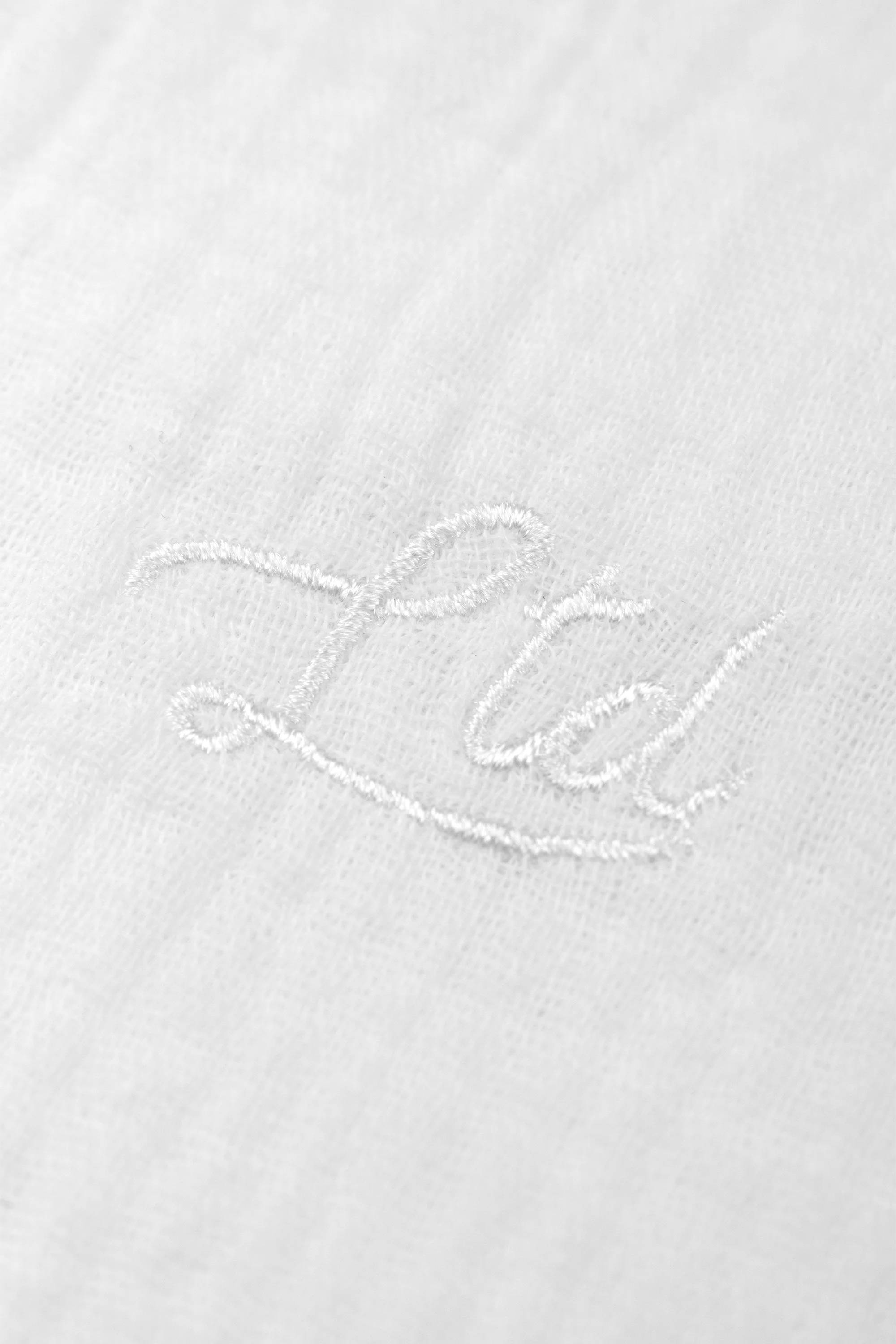 Breathable White Breeze Shirt for Men & Women - Lightweight Summer Casual Tee for Outdoor Activities & Travel