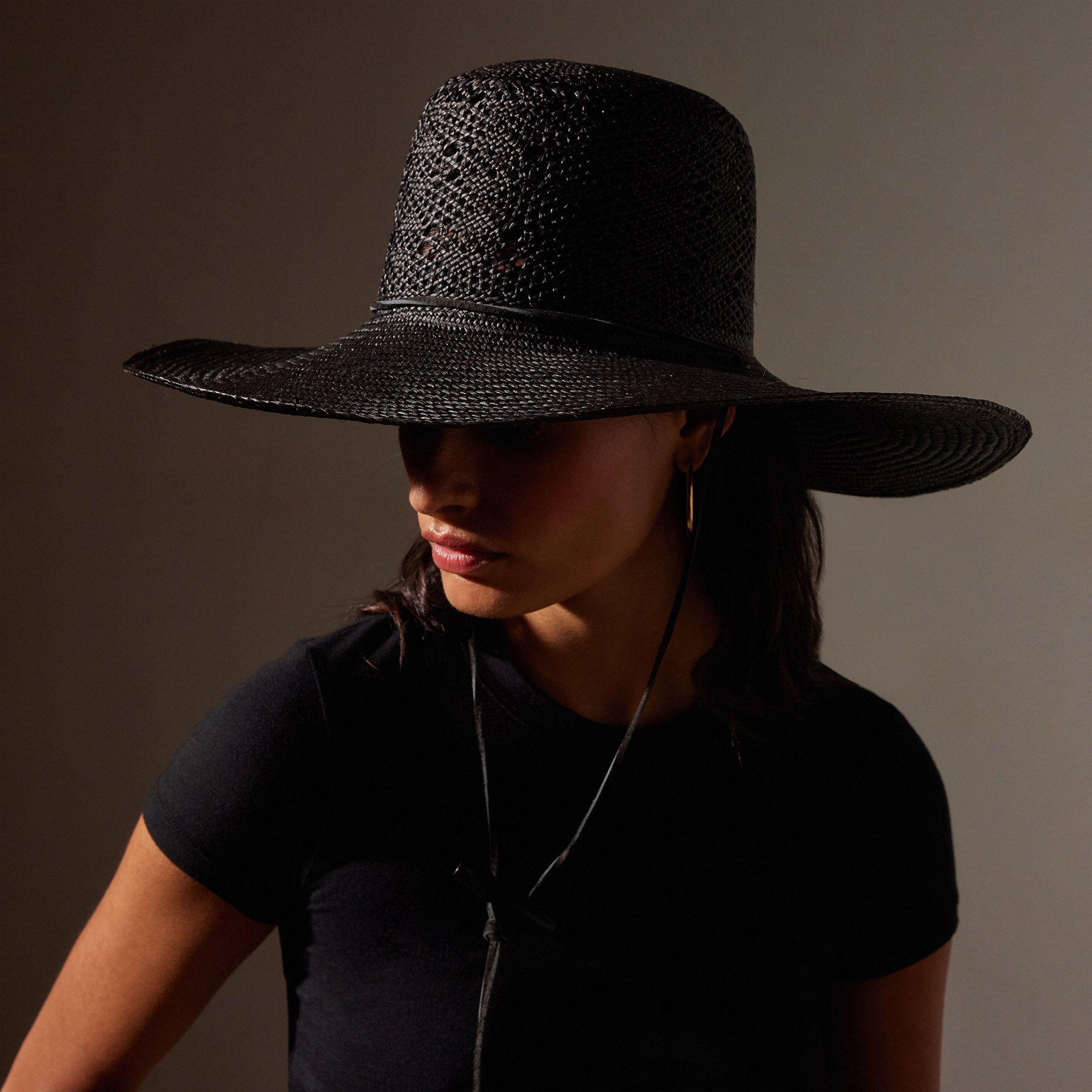 Stylish Black Coastal Hat for Women & Men - Perfect for Beach, Outdoor Adventures & Summer Fashion
