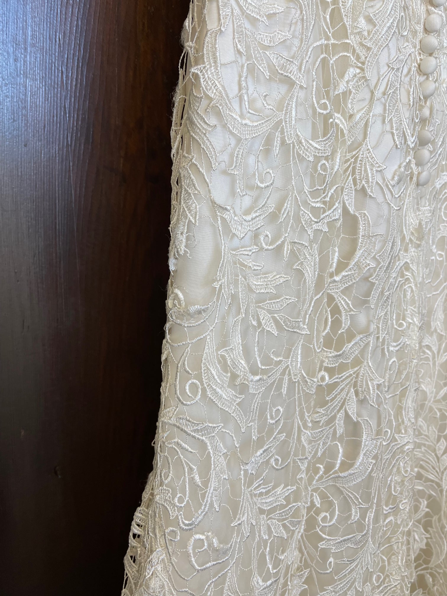 Justin Alexander 8761 Sample Gown - Elegant Wedding Dress for Brides | Perfect for Church Ceremonies, Beach Weddings & Formal Receptions