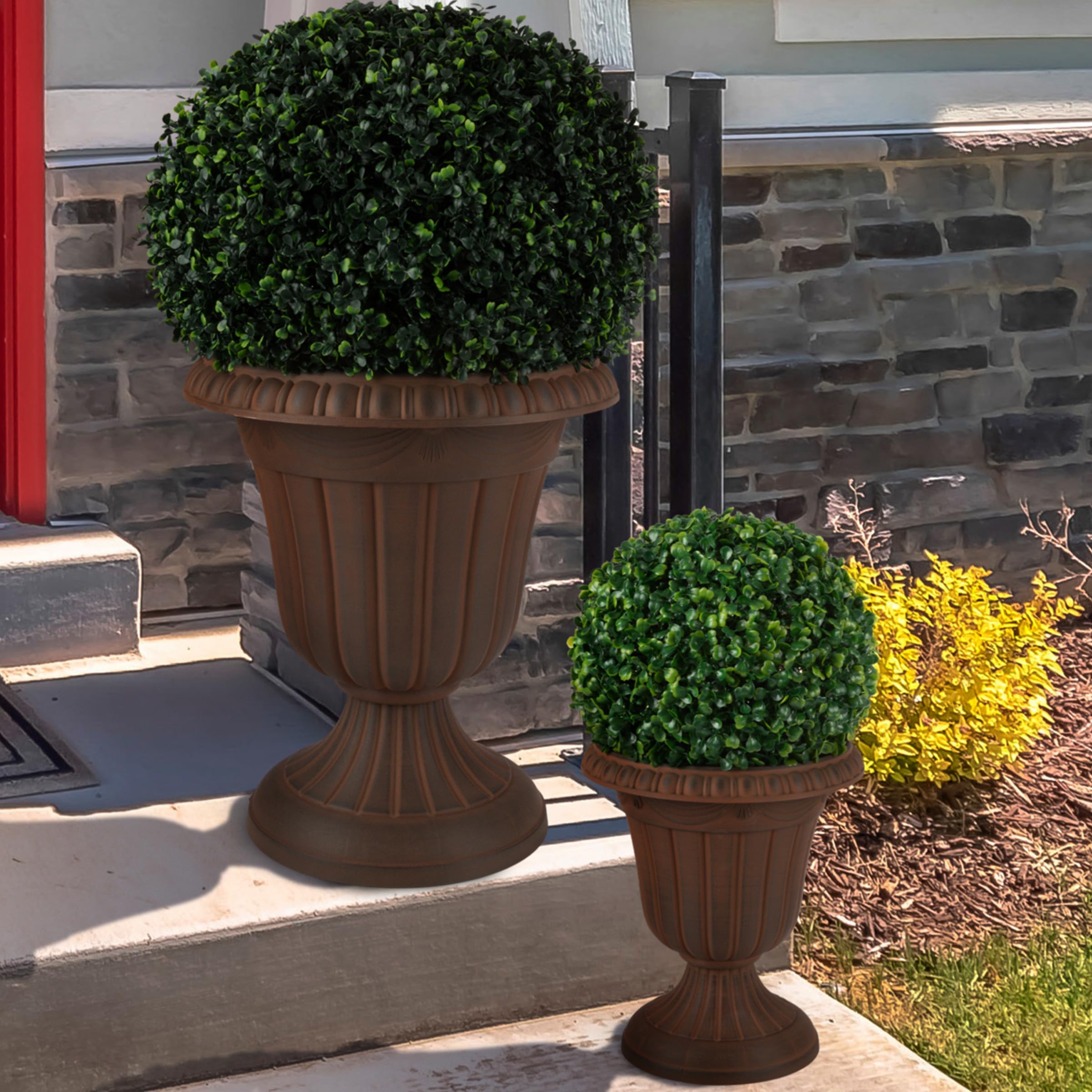 Pure Garden Outdoor Planter 2-Pack - Large & Small Plastic Urn Planters for Indoor/Outdoor Use - Brown Decorative Flower Pots for Patio, Front Porch & Garden Decor - Perfect for Flowers, Succulents & Home Landscaping