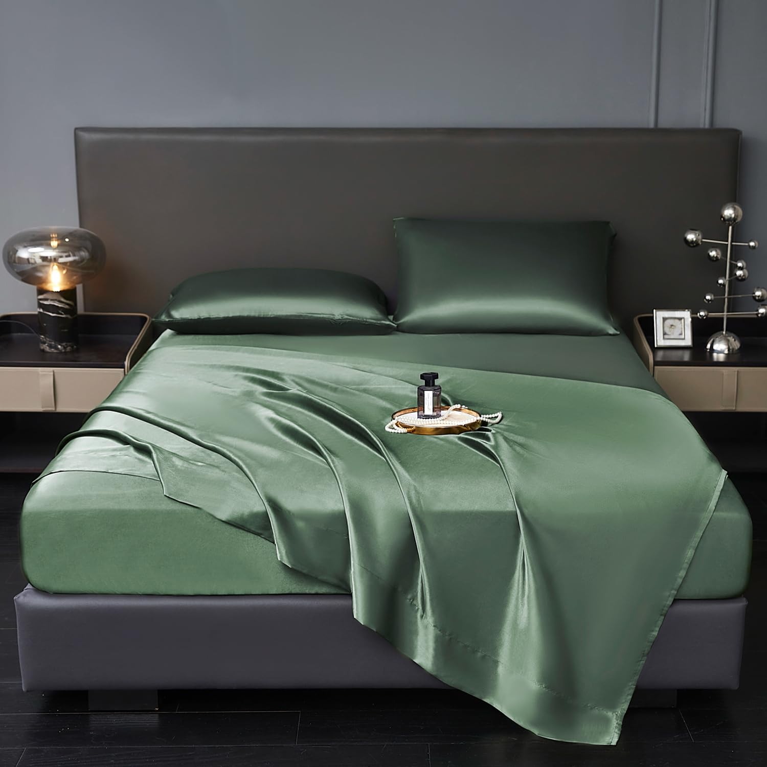 Revdomfly 4-Piece Queen Size Luxury Silky Soft Emerald Green Satin Sheet Set - 1 Deep Pocket Fitted Sheet (16