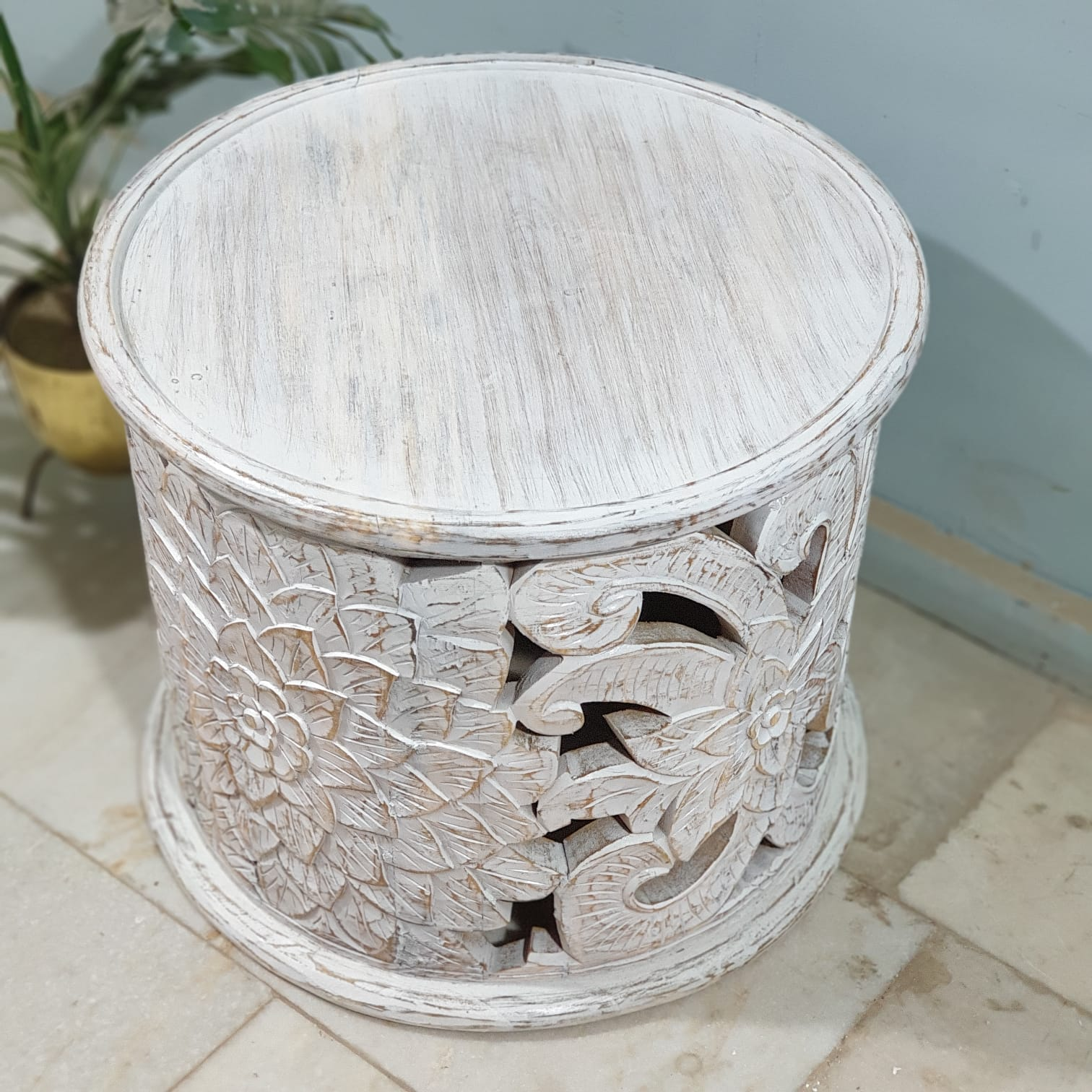 Hand Carved Indian Mango Wood Round Coffee Table 60X60X50CM - Rustic Boho Living Room Centerpiece for Home Decor & Cozy Gatherings