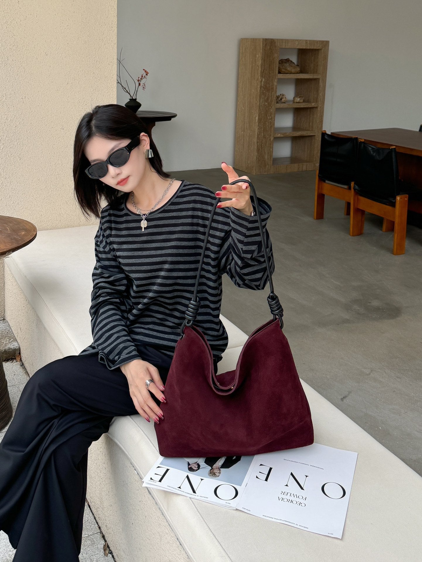 Stylish Women's Tote Bag - Fashionable Large Shoulder Bag for Work, Travel & Shopping - Durable & Spacious Designer Handbag for Everyday Use