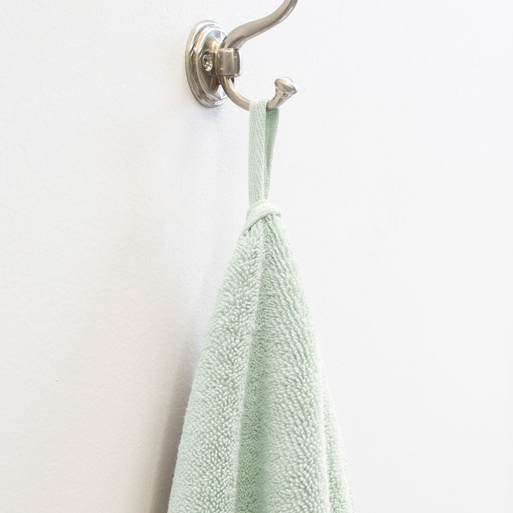 Luxury Mint Green Bath Sheet - Super Soft & Absorbent Turkish Cotton Towel for Spa, Bathroom & Beach - Extra Large & Quick Dry