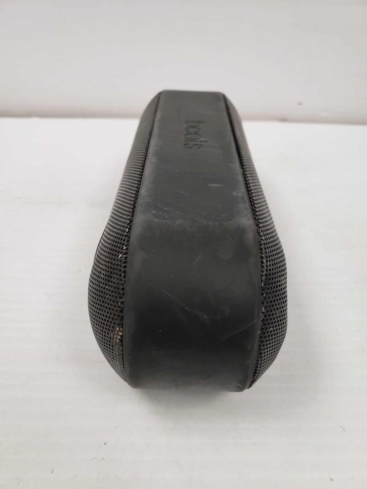 Beats A1680 Wireless Bluetooth Speaker - Portable Outdoor Speaker for Travel, Beach, Pool Party & Home Use