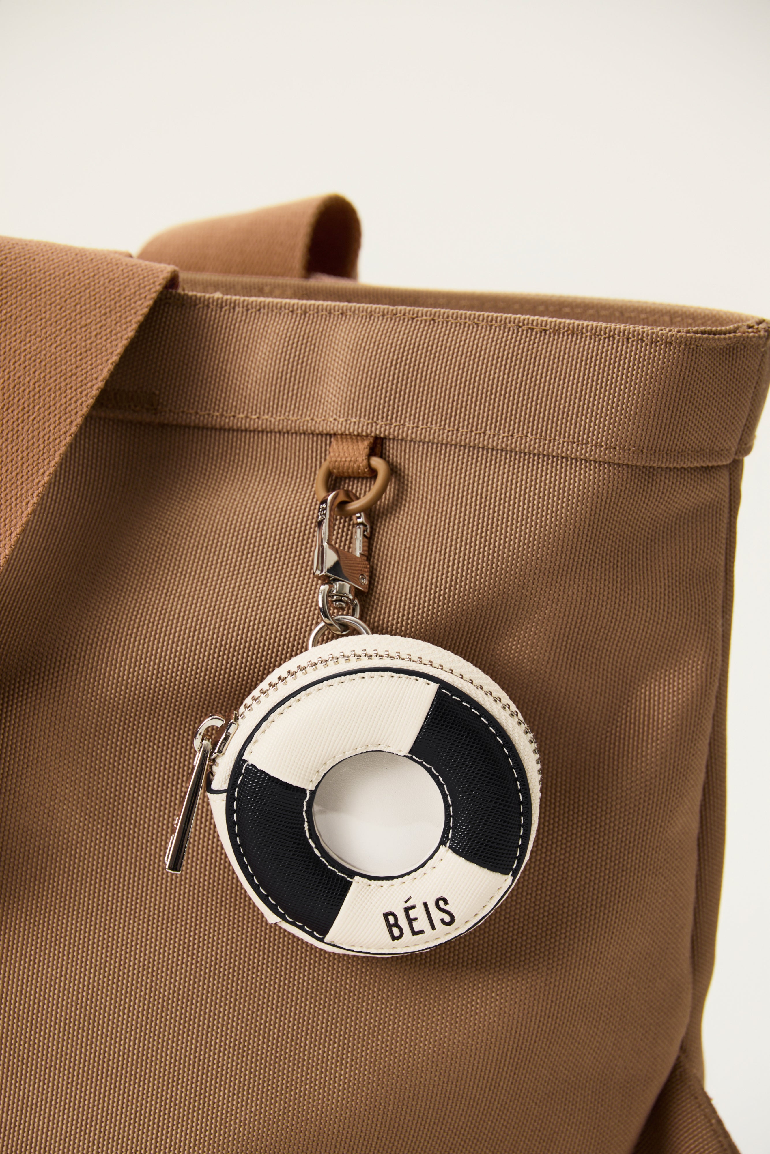 Sailor-Themed AirTag Keychain - Waterproof & Durable Airtag Holder for Keys, Bags & Luggage - Perfect for Travel, Backpacks & Everyday Use