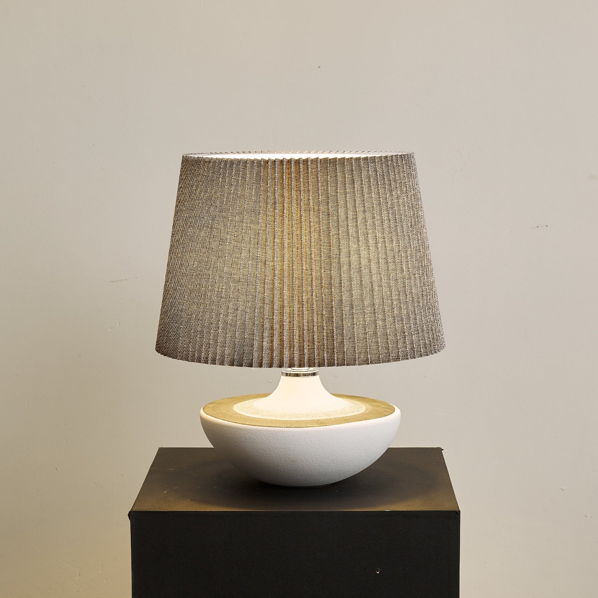 Cordelle Modern Table Lamp - Stylish Bedside & Living Room Lighting for Home Decor - Perfect for Reading, Relaxing & Nightstand Use