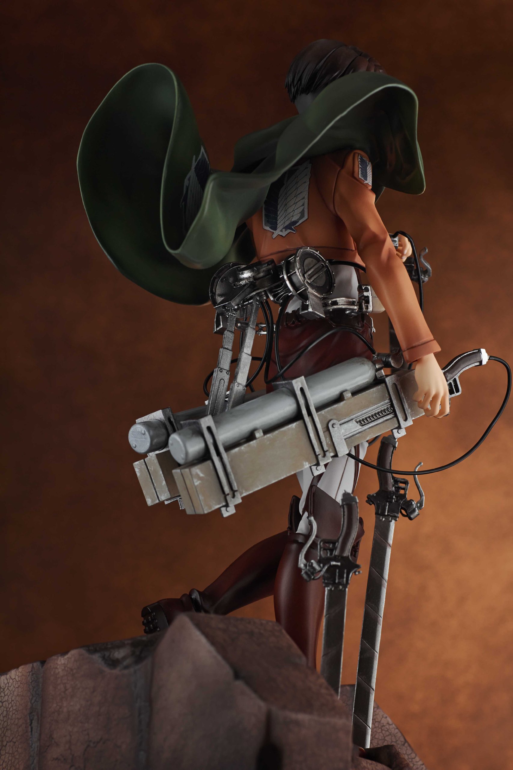Attack on Titan Levi PVC Action Figure - 1/7 Scale Anime Collectible Model for Fans - Perfect for Display, Gifts, and Anime Enthusiast Collections